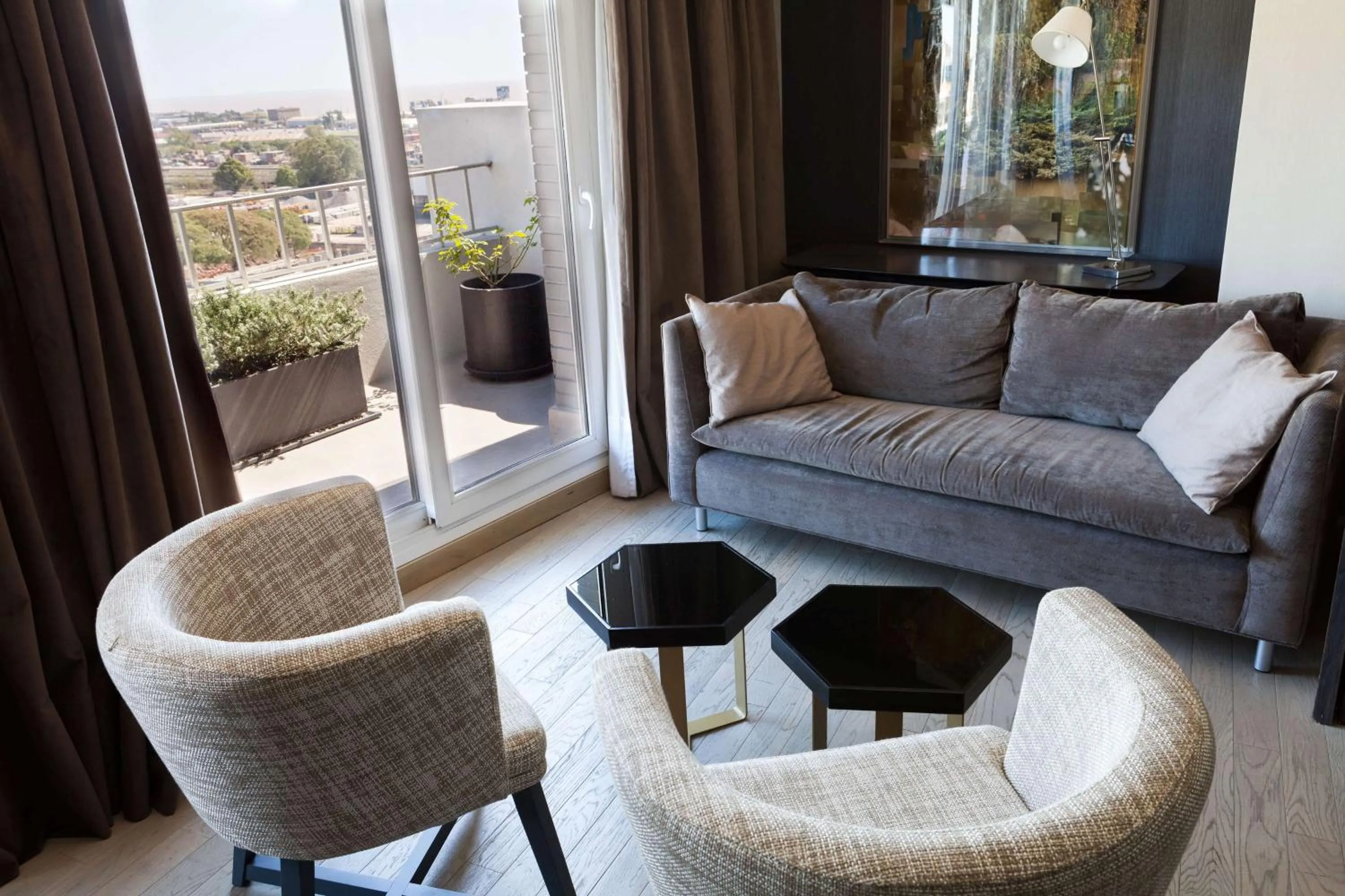 Photo of the whole room in Esplendor Plaza Francia