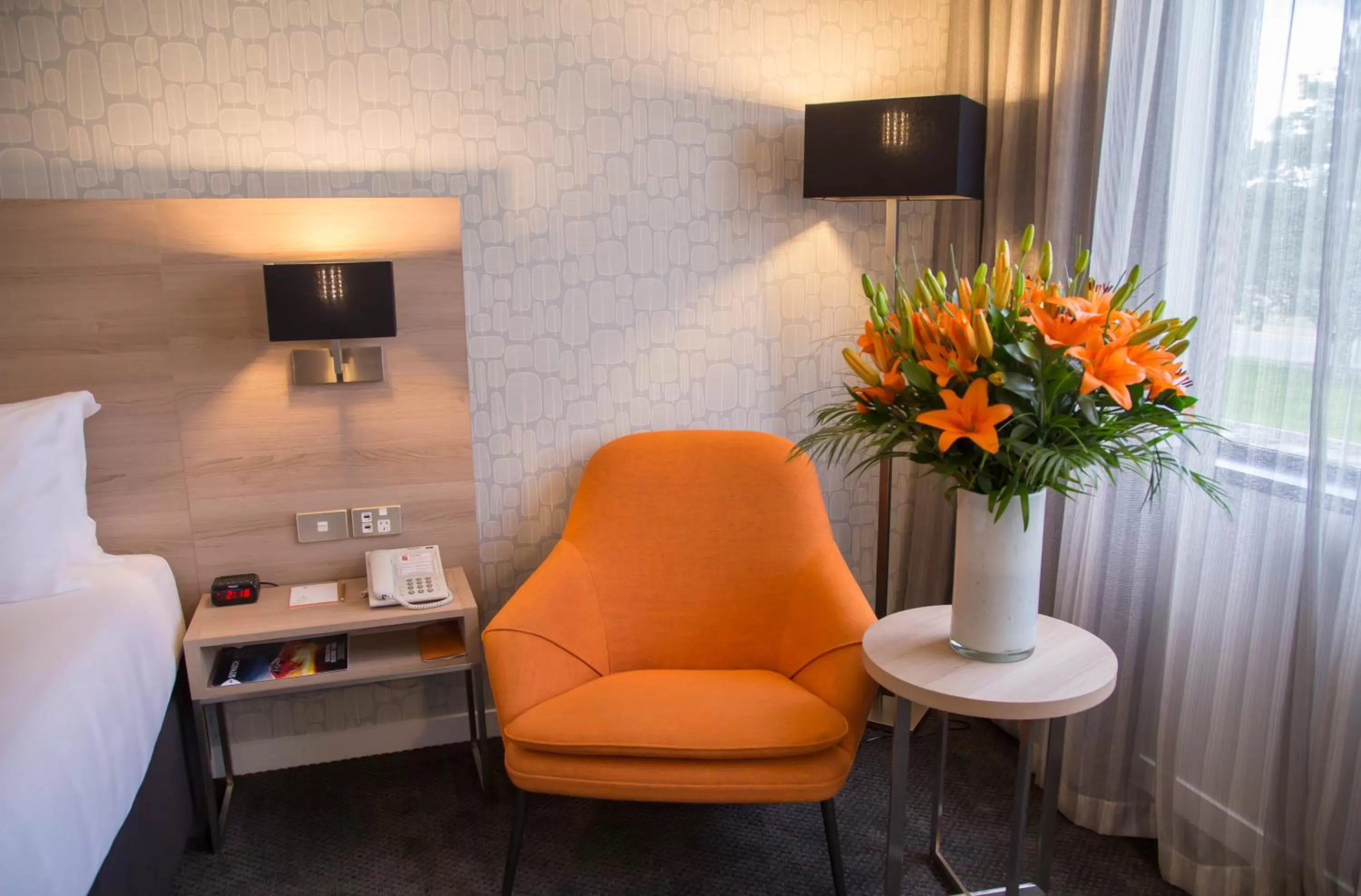 Seating area, Bed in Sudima Hotel Christchurch Airport