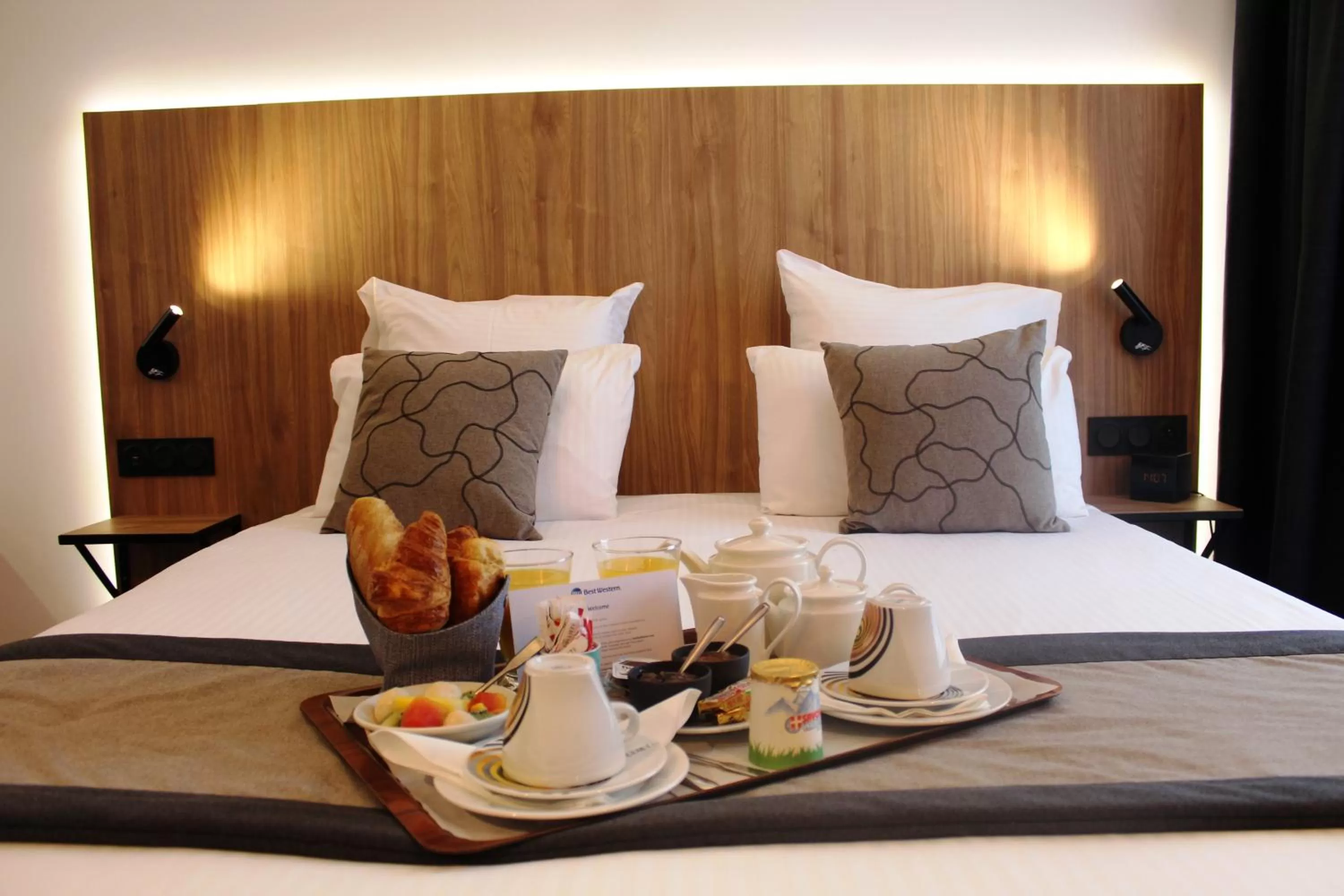 Bedroom, Bed in Best Western Hôtel International