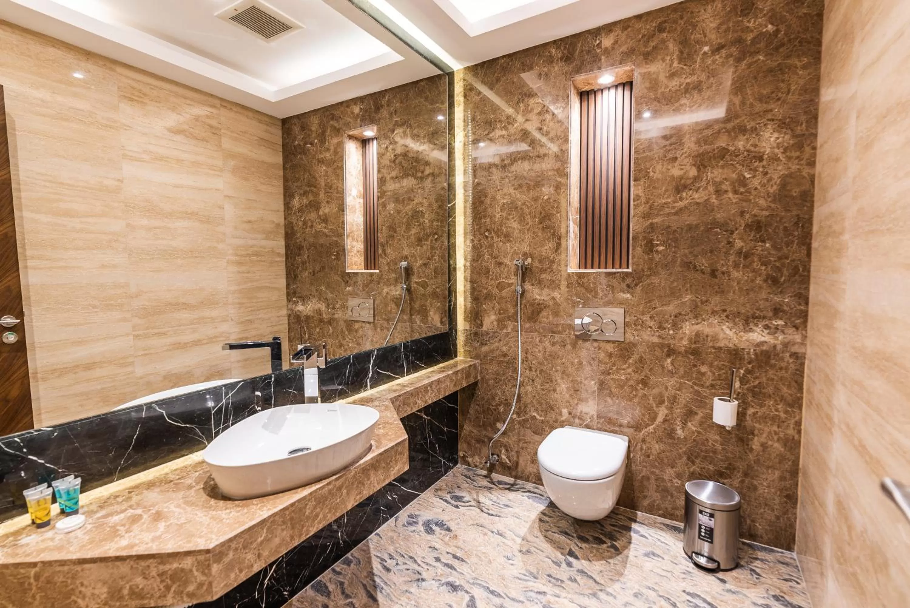 Toilet in Tura Hotel Olaya - فندق ترى العليا