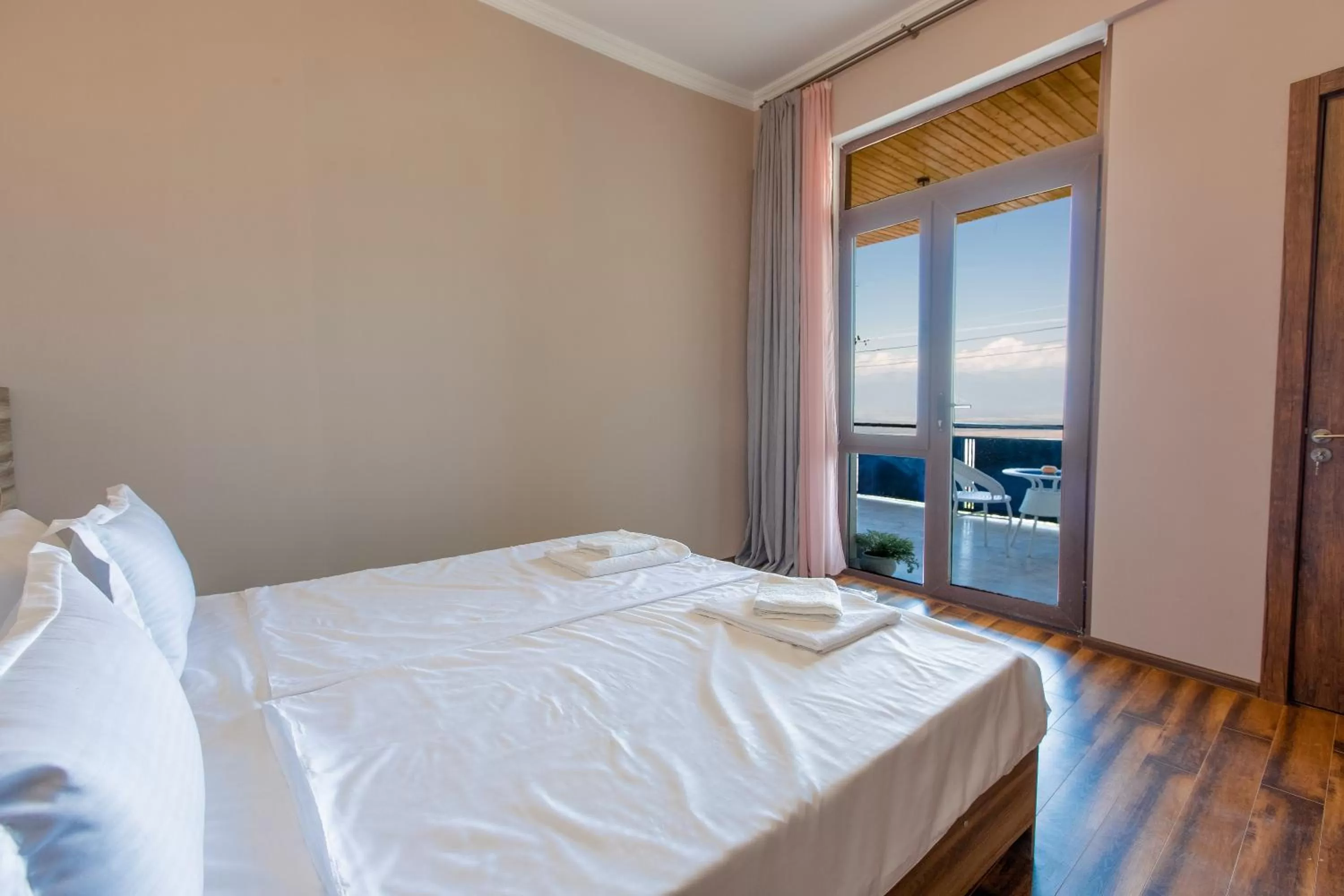 Bedroom, Bed in 4 Rooms