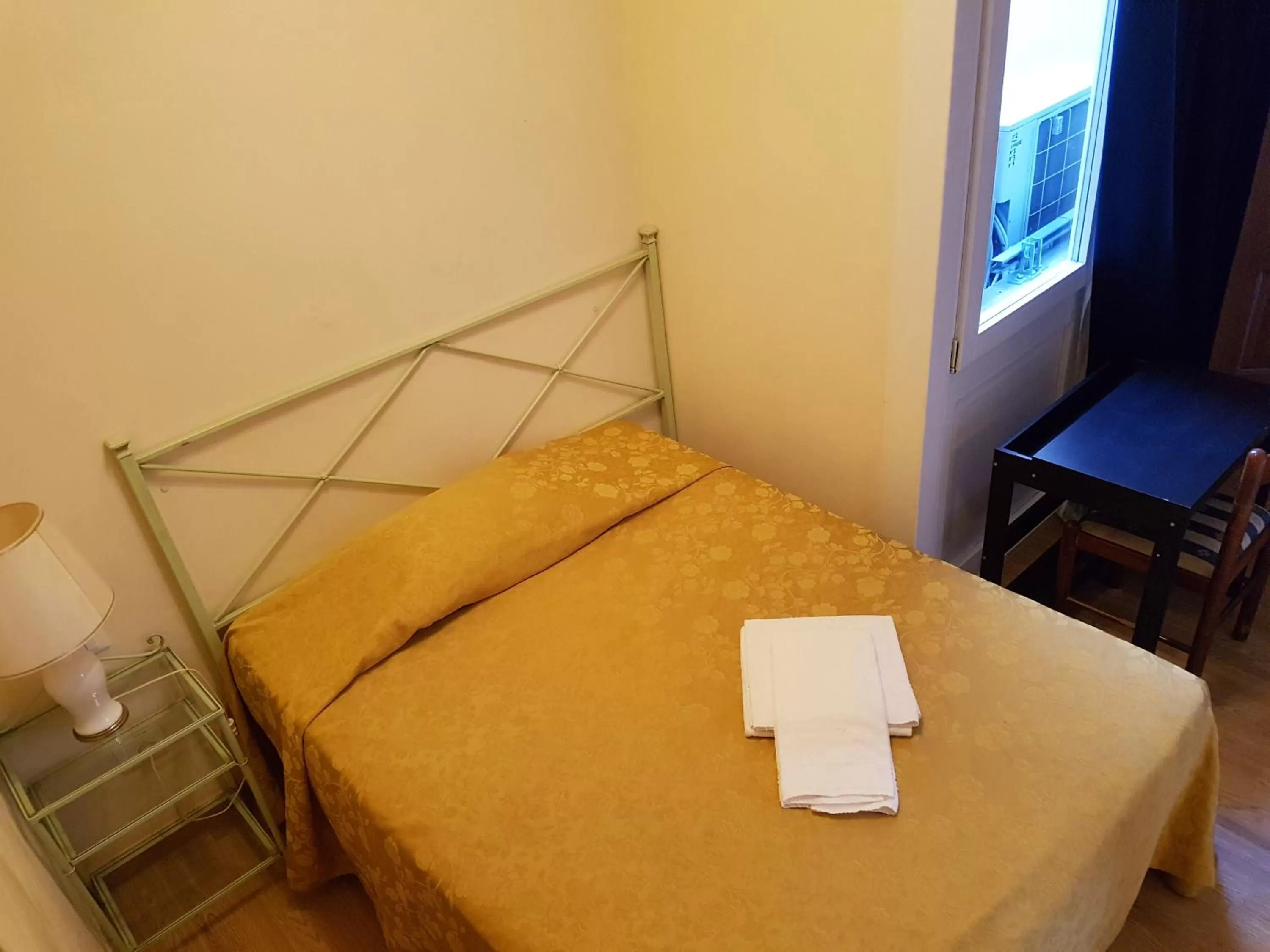 Bed in Hotel Por Santa Maria