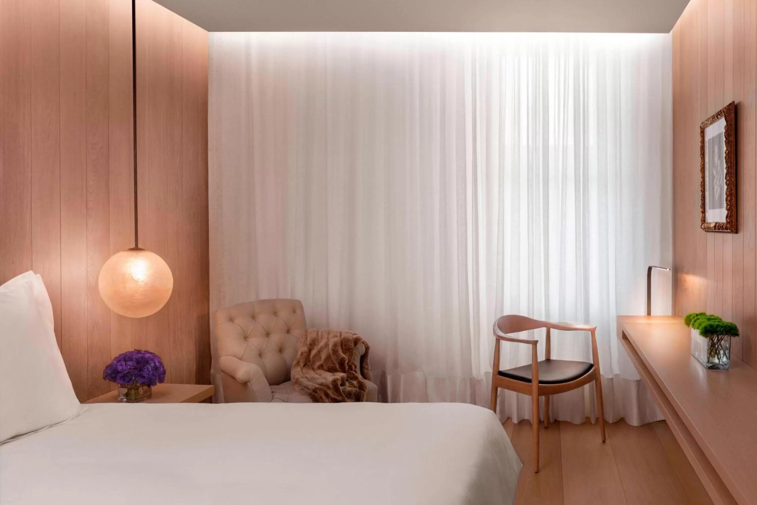 Photo of the whole room, Bed in The London EDITION