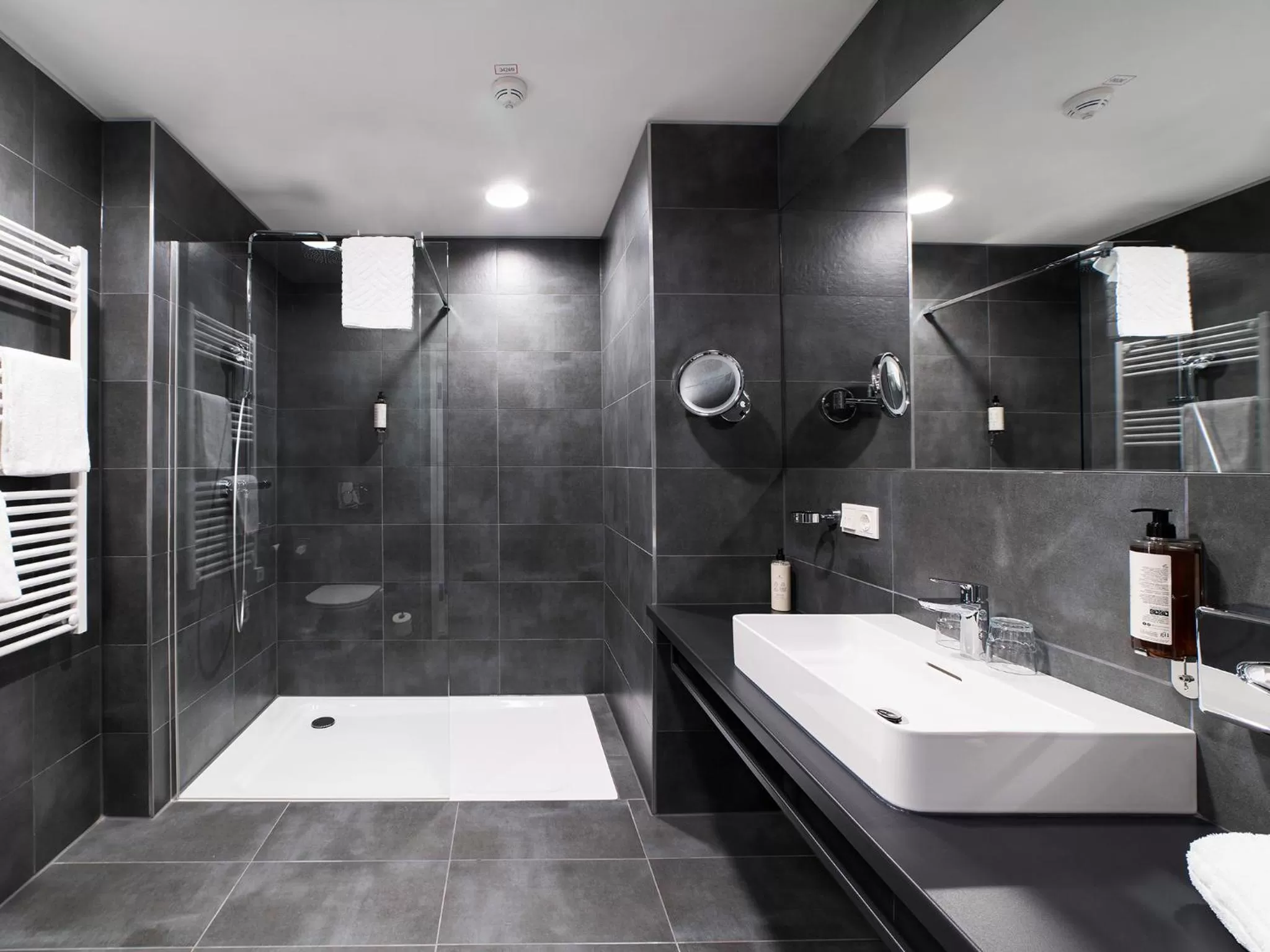 Bathroom in DORMERO HoHo Wien