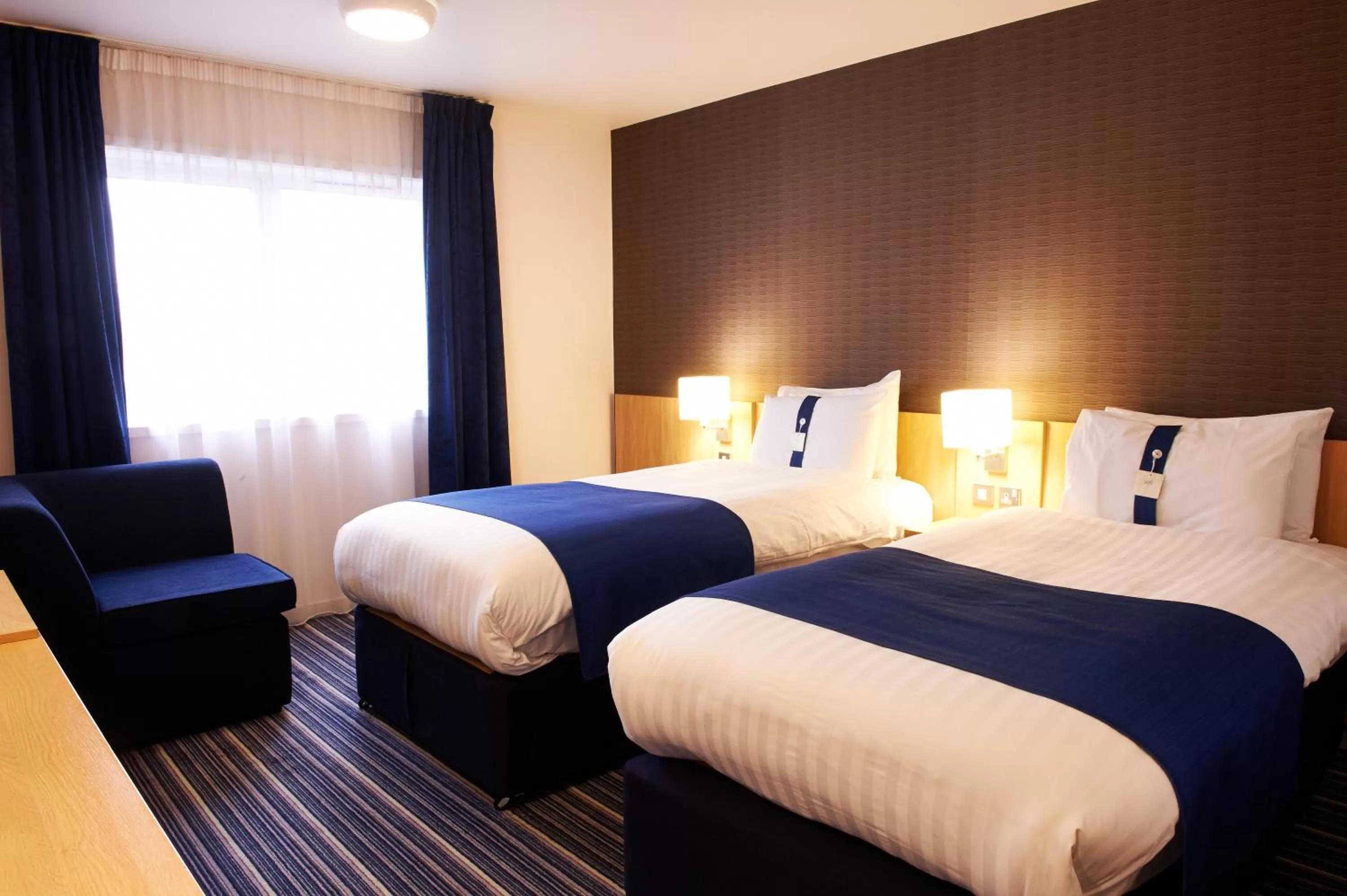 Photo of the whole room, Bed in Holiday Inn Express Manchester Airport by IHG