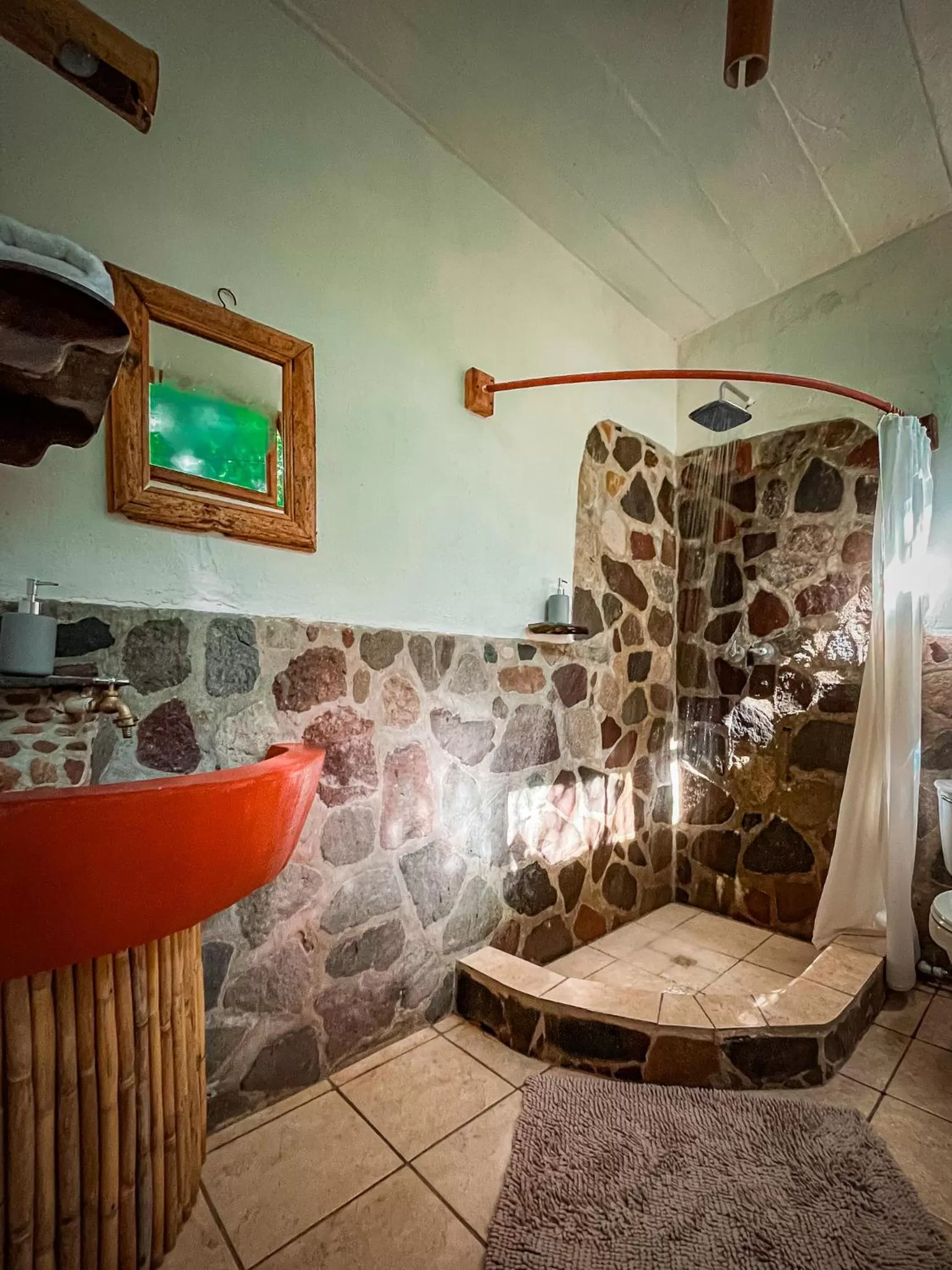 Shower in Lush Atitlán