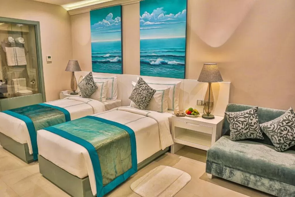 Earl's Regent Negombo "Golden Shore at Your Door - Find Your Dream Stay"