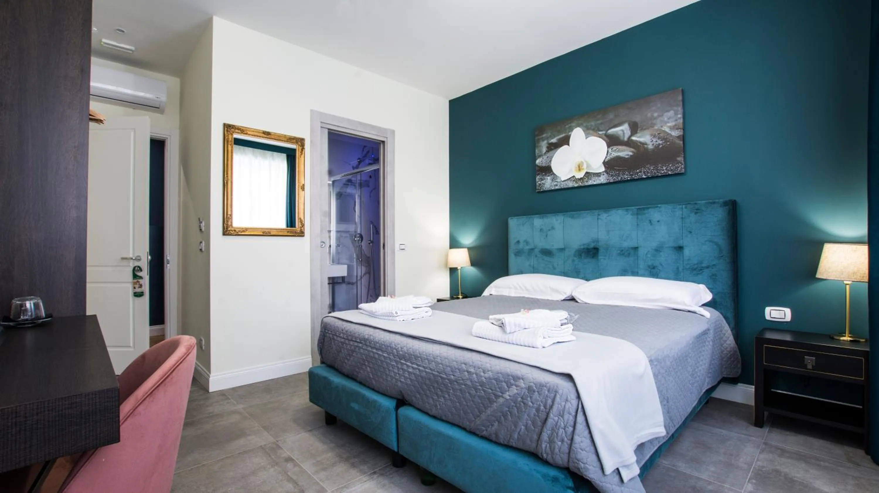 Bedroom, Bed in Regolo Rooms Vaticano