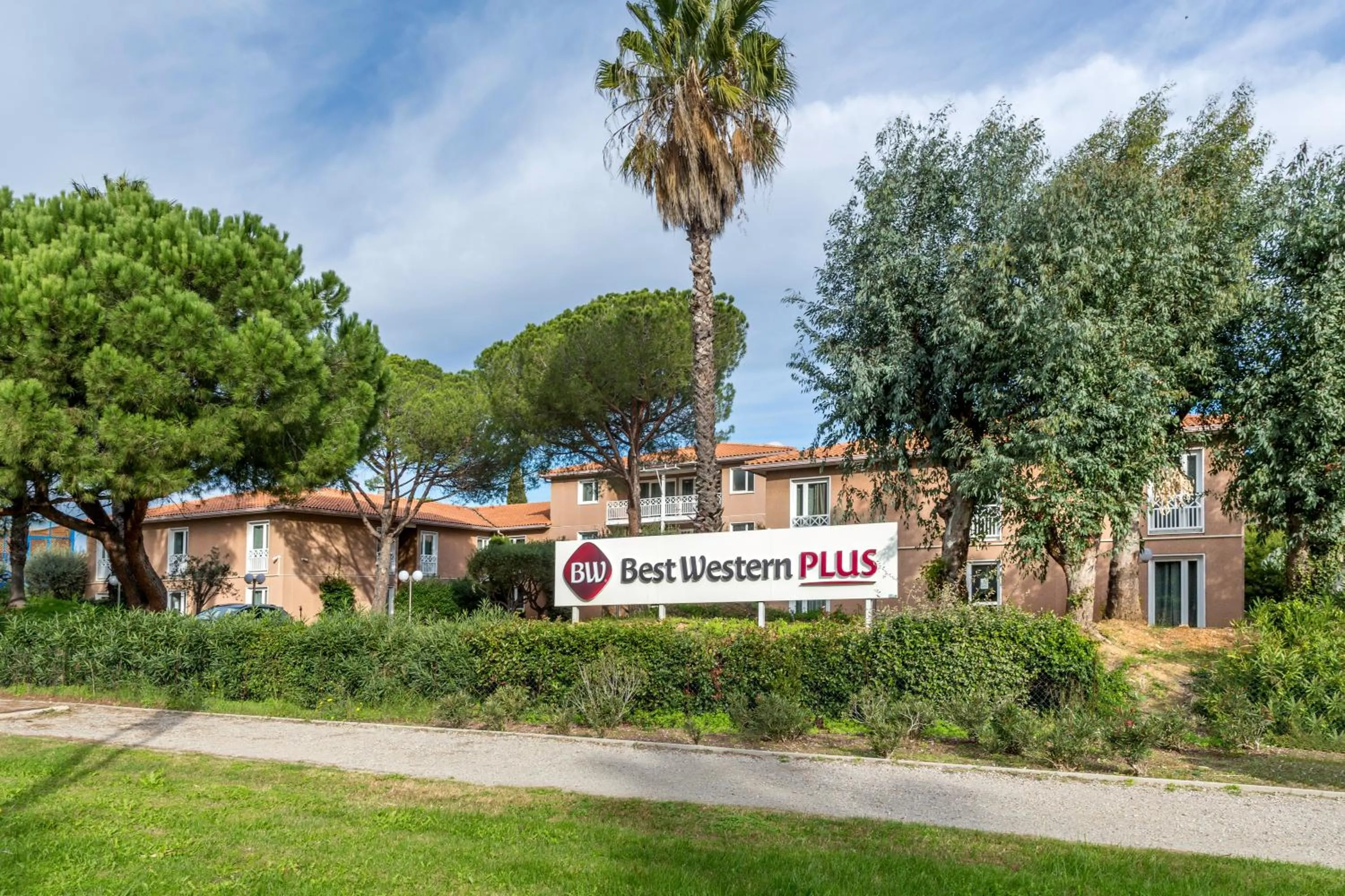 Property building in Best Western Plus Hyères Côte D'Azur
