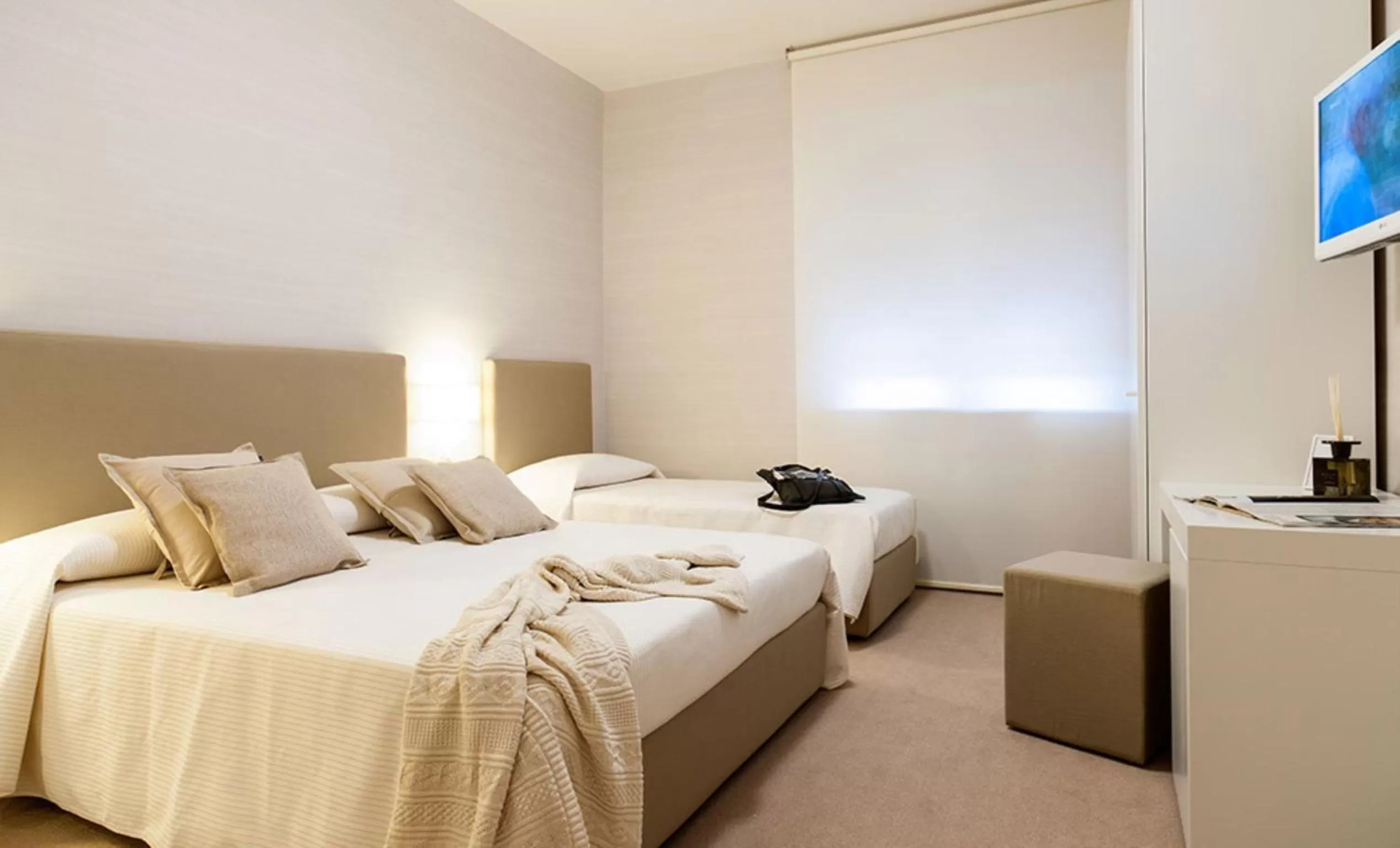 Photo of the whole room, Bed in Villa Piccola Siena