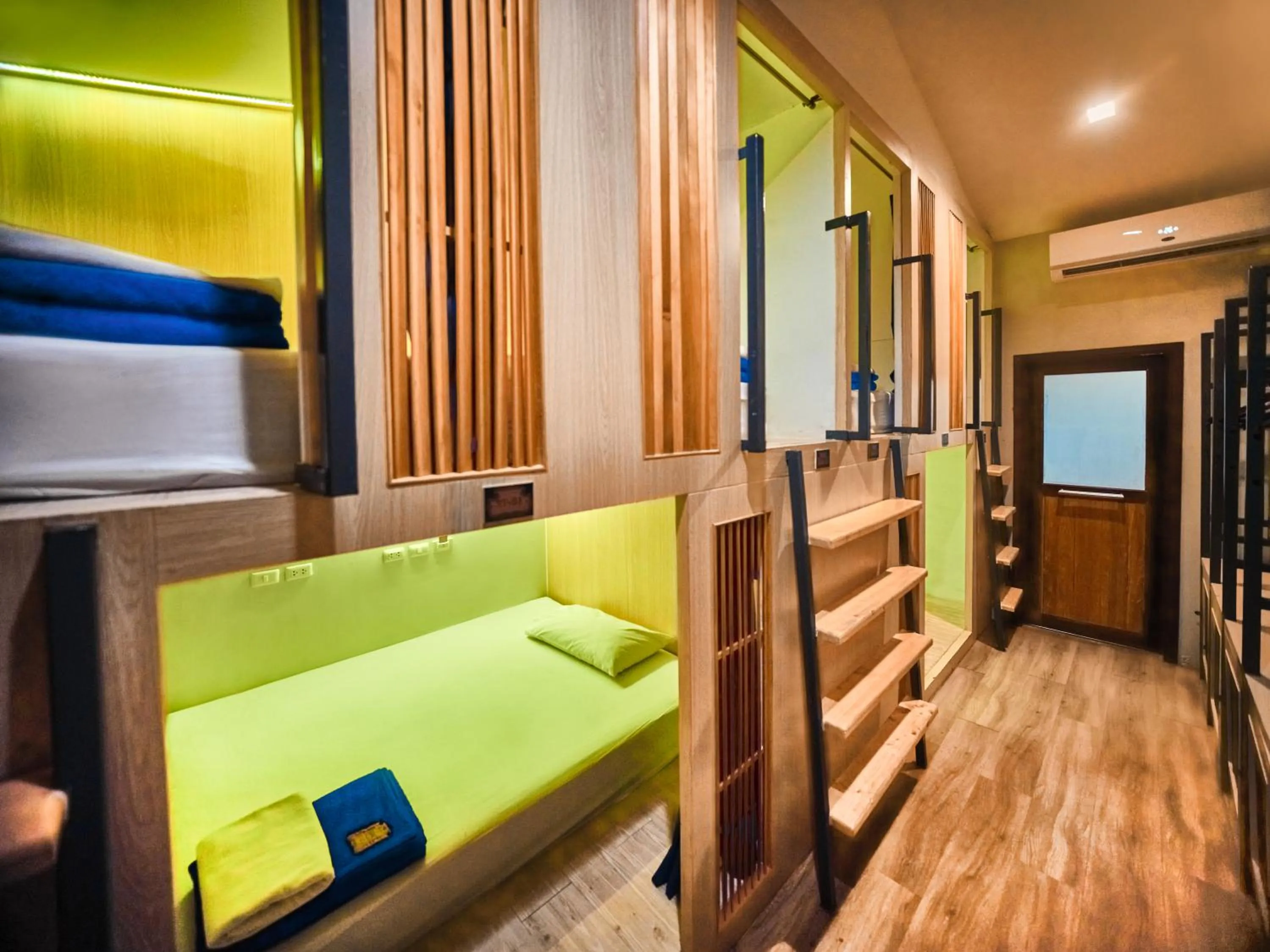 bunk bed in Prince Theatre Heritage Stay Hostel - Silom
