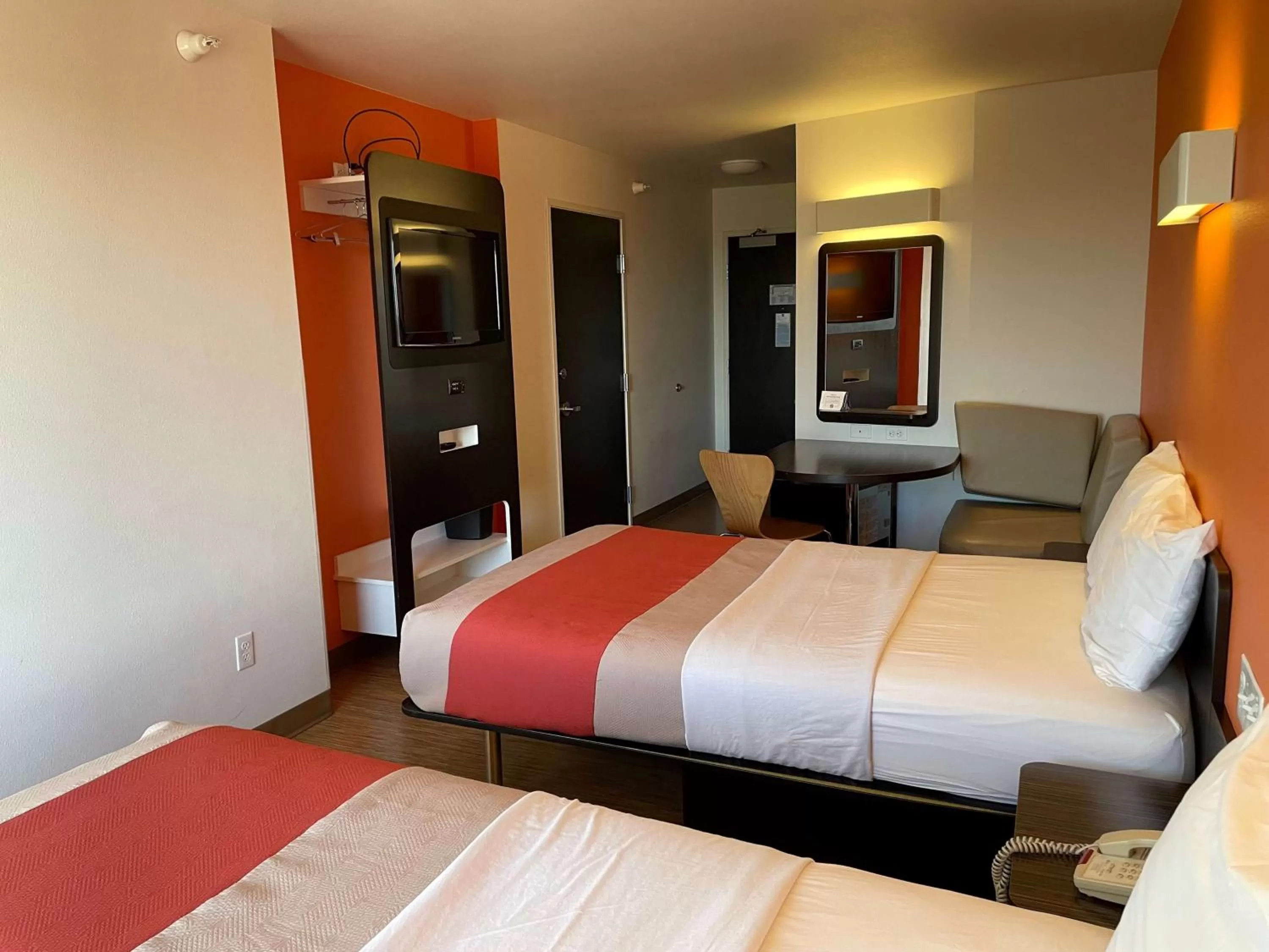 Photo of the whole room, Bed in Baymont by Wyndham Williston