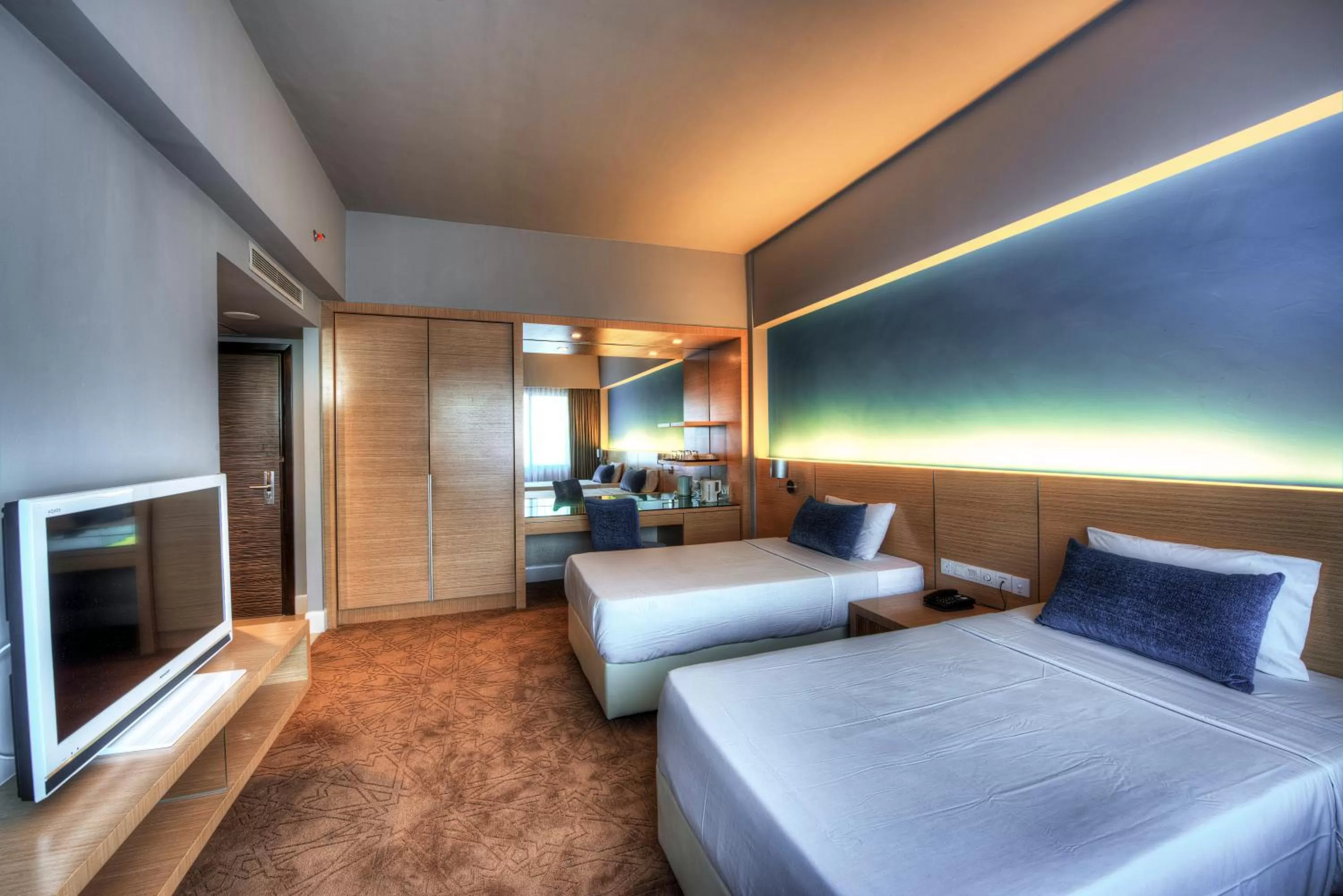 Family, Bed in Raia Hotel Kota Kinabalu