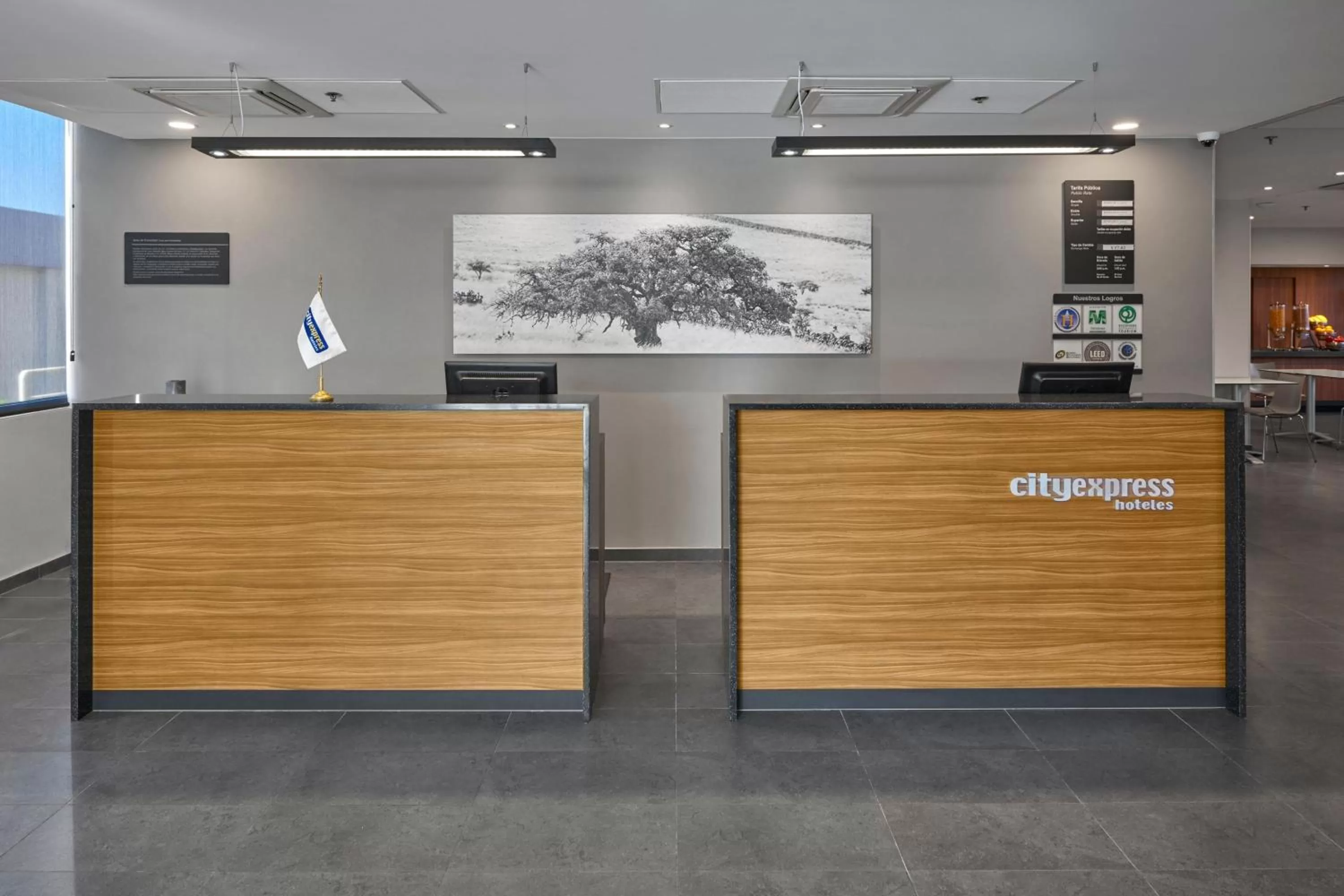 Lobby or reception in City Express by Marriott Monterrey Santa Catarina