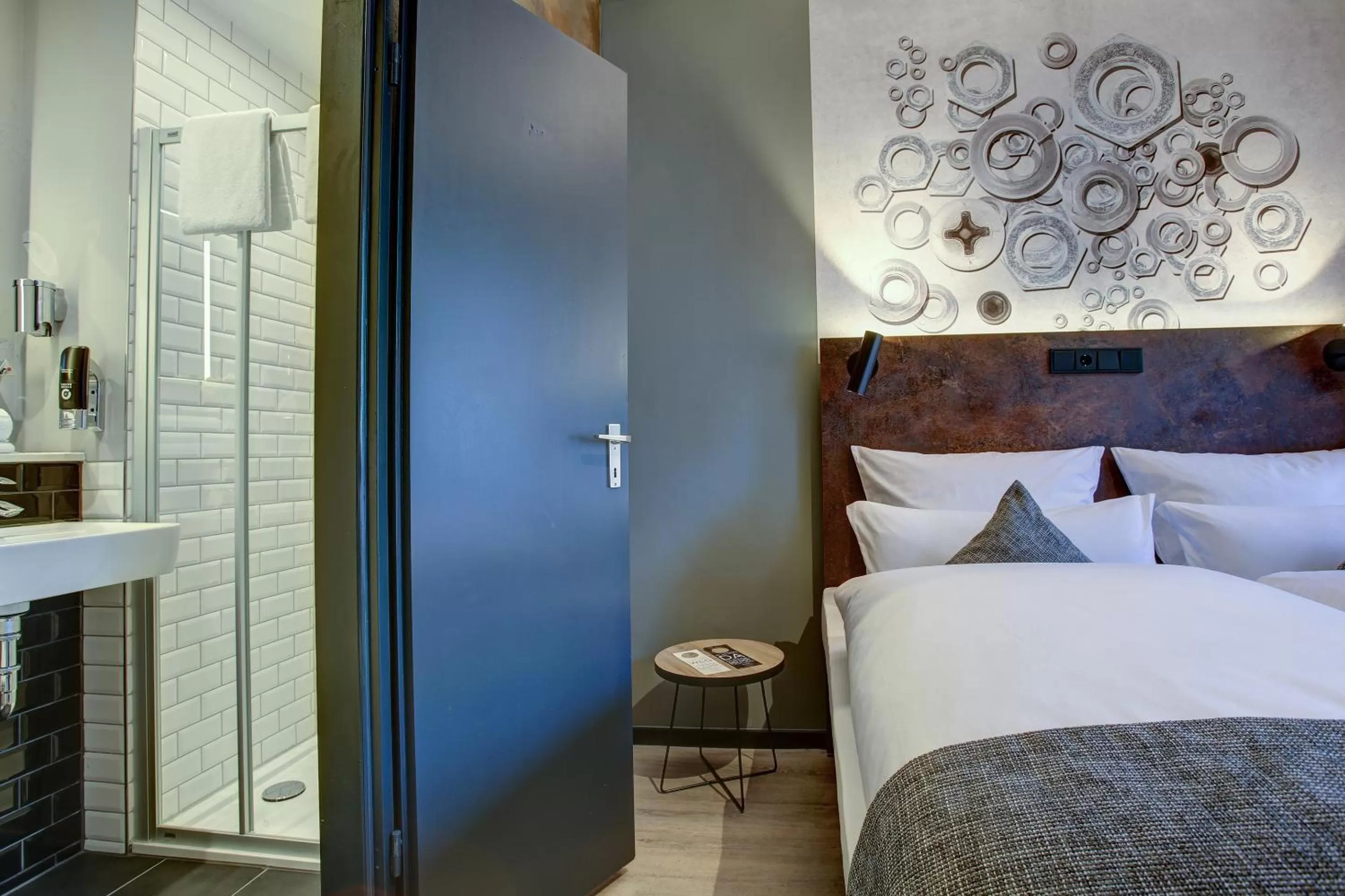 Photo of the whole room, Bed in Boutique Essen City