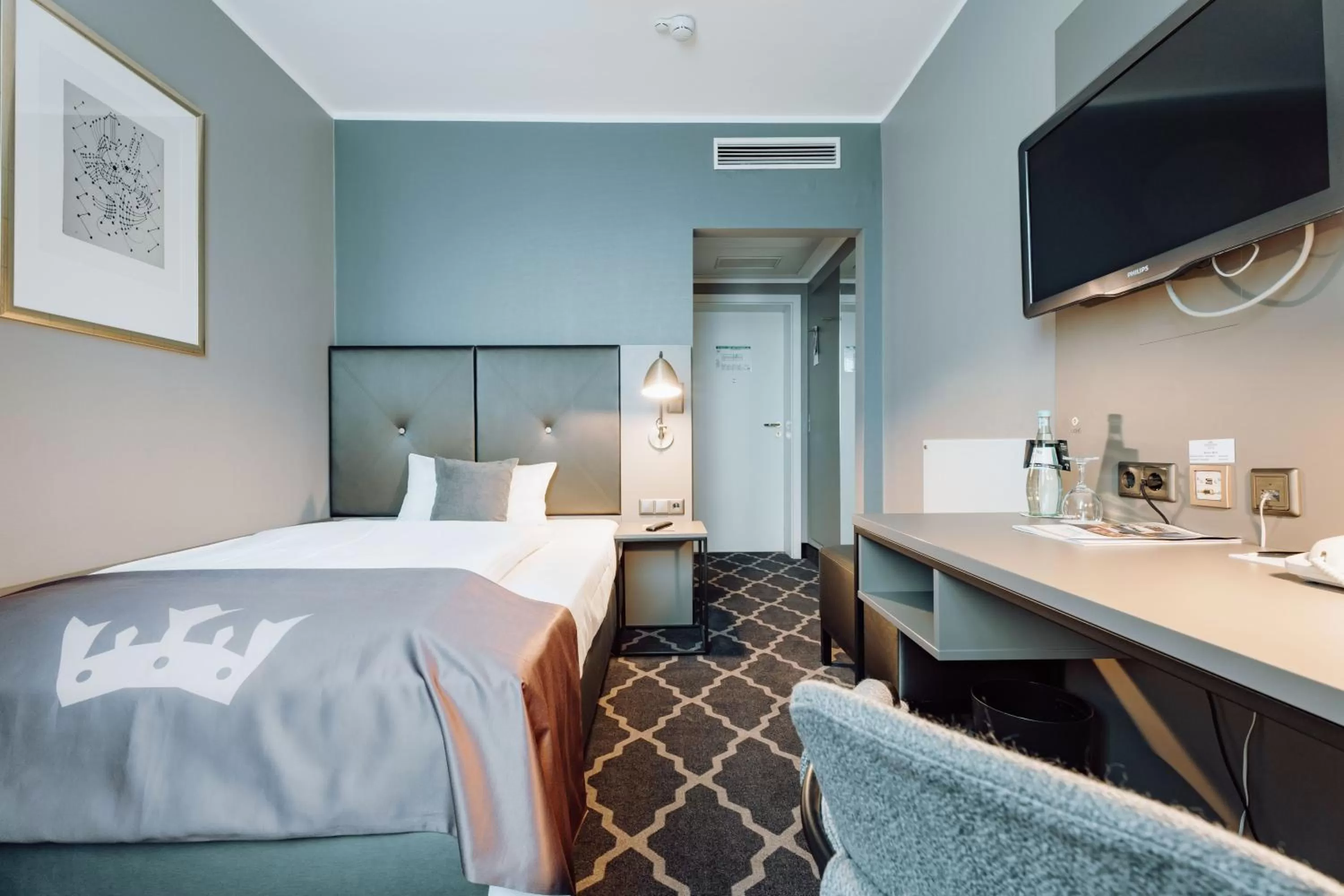 Photo of the whole room, Bed in Hotel Kaiserhof