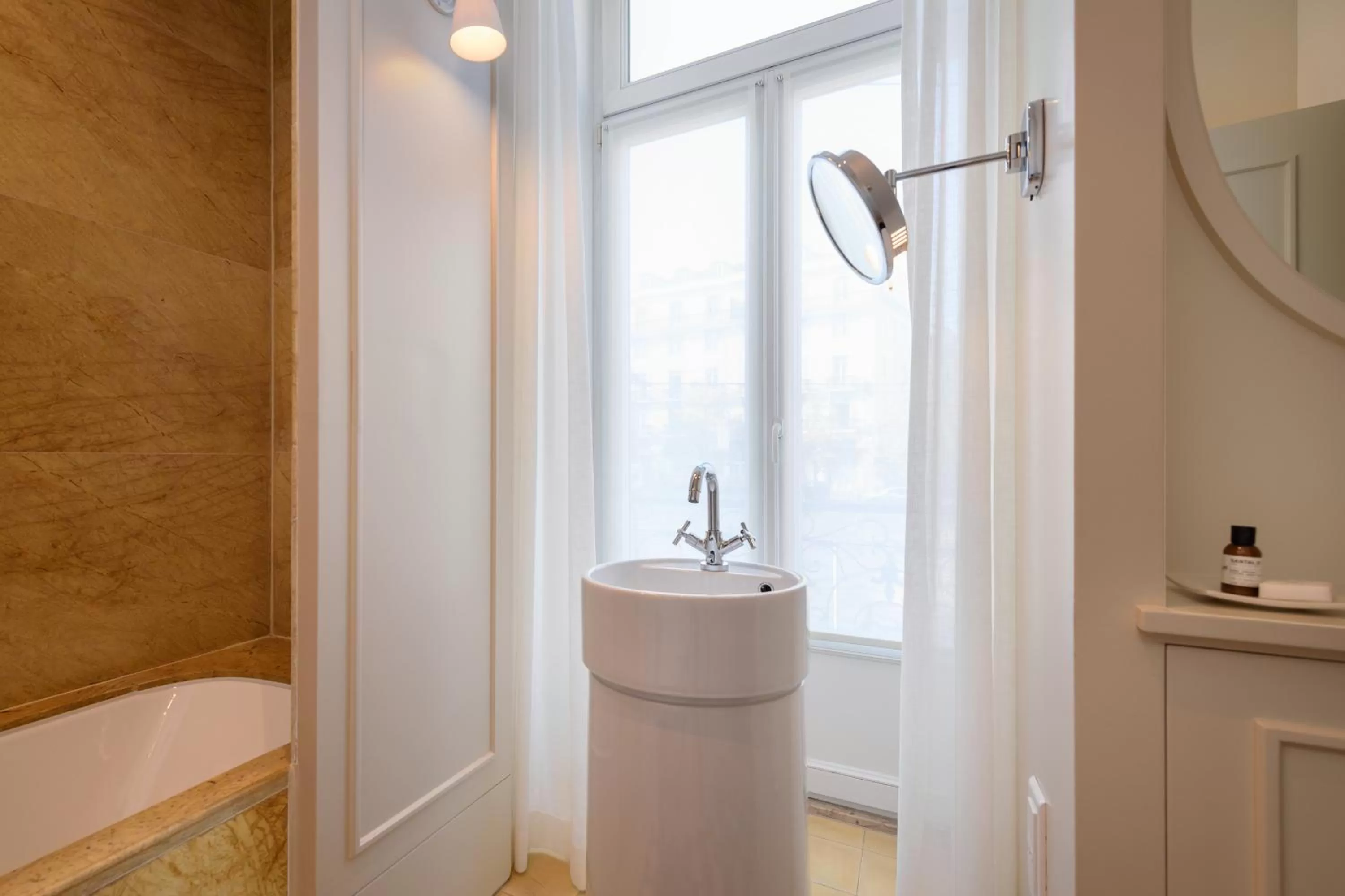 Bathroom in Bairro Alto Hotel