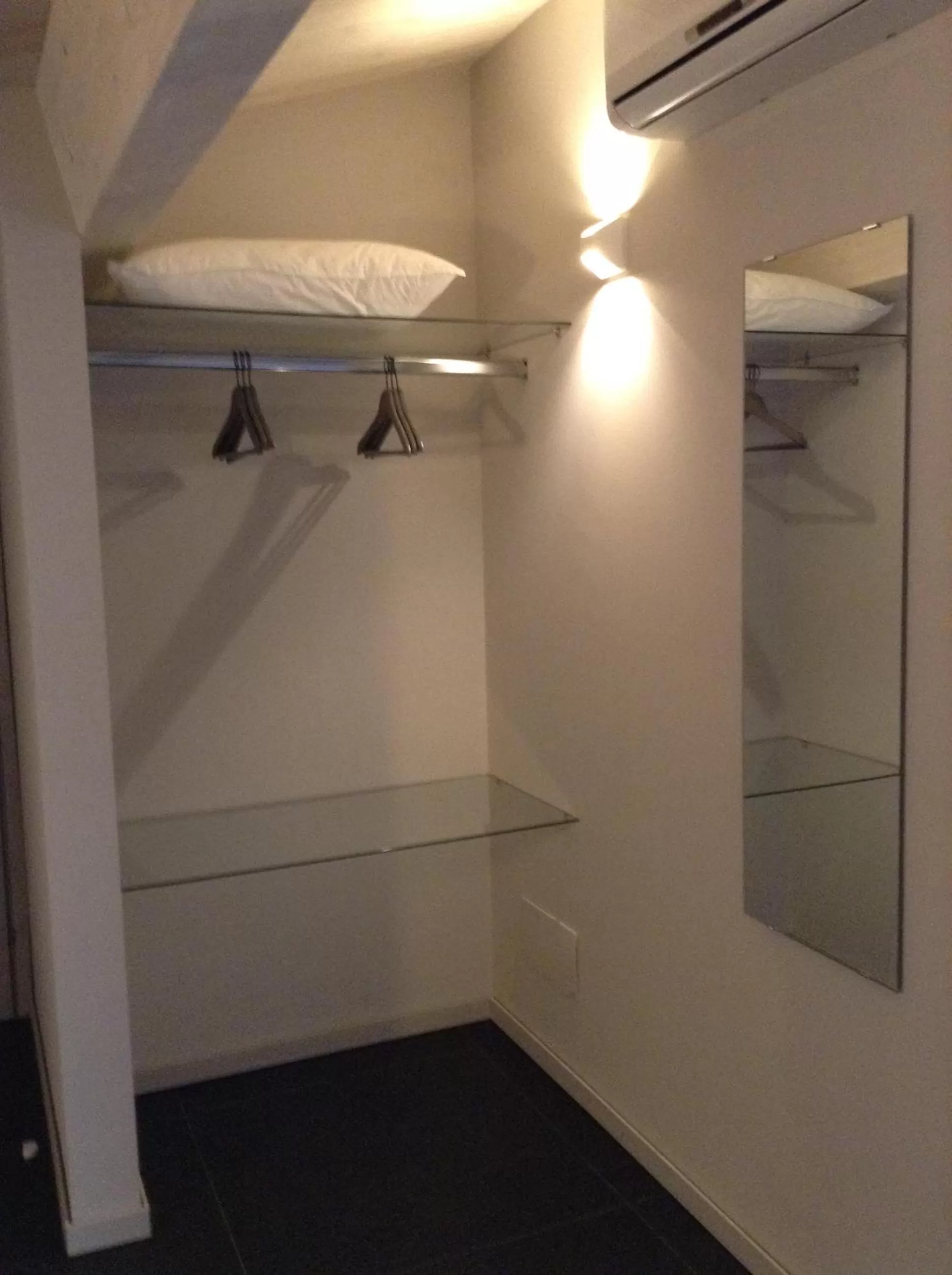 Photo of the whole room, Bathroom in Sciara Biscari B&B