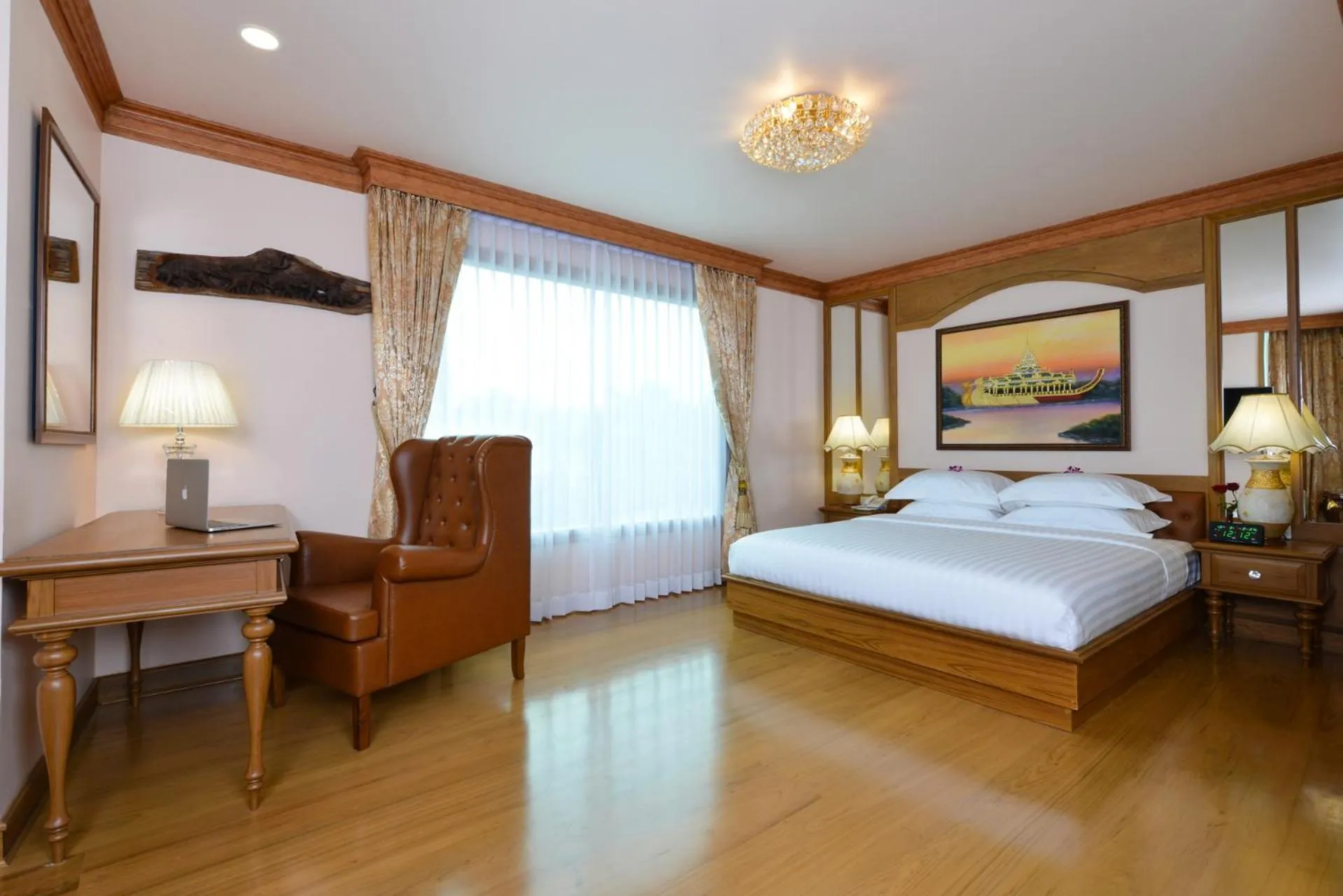 Photo of the whole room, Bed in Peak Nimman Prestige Hotel