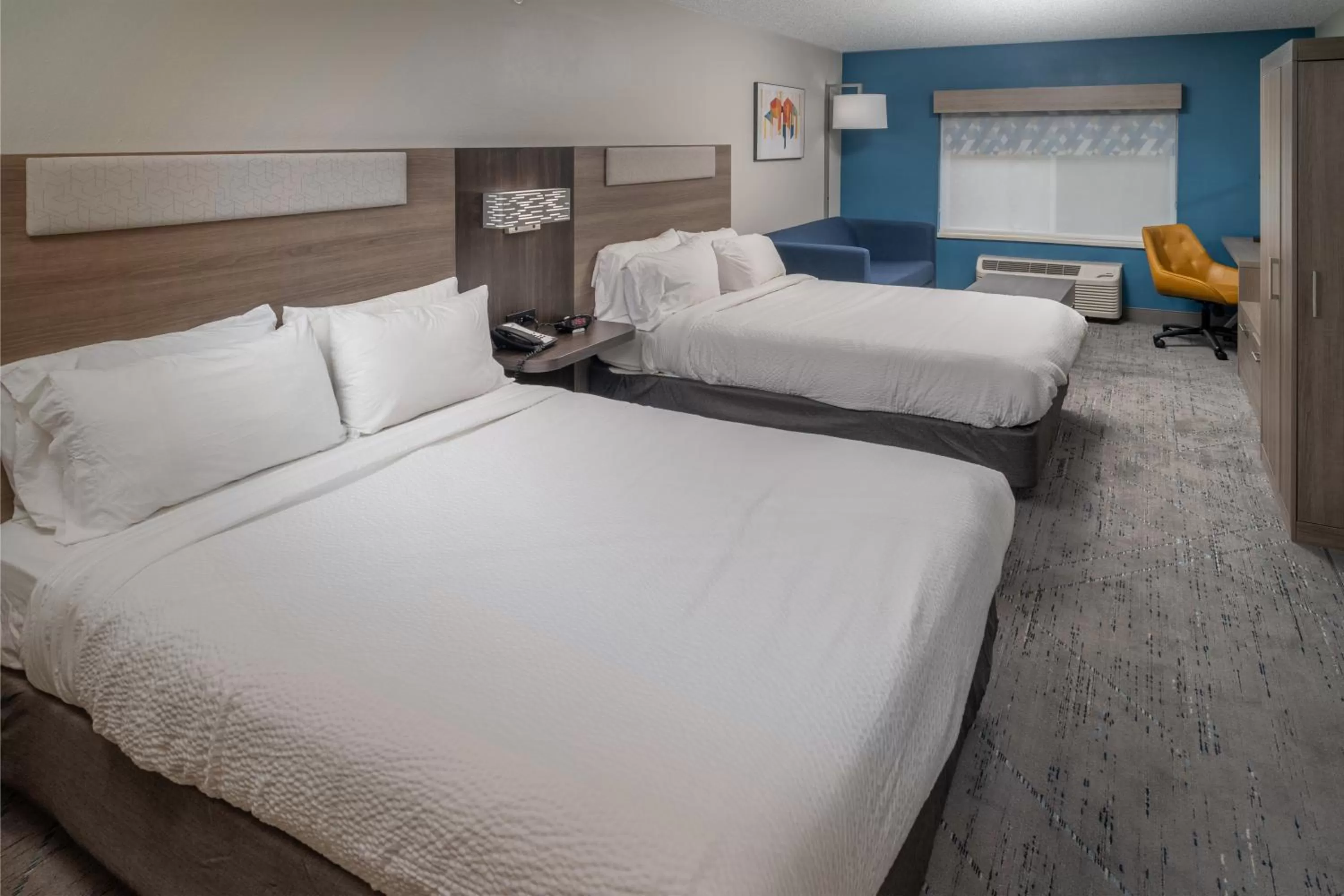 Guests, Bed in Holiday Inn Express - Charleston/Kanawha City by IHG