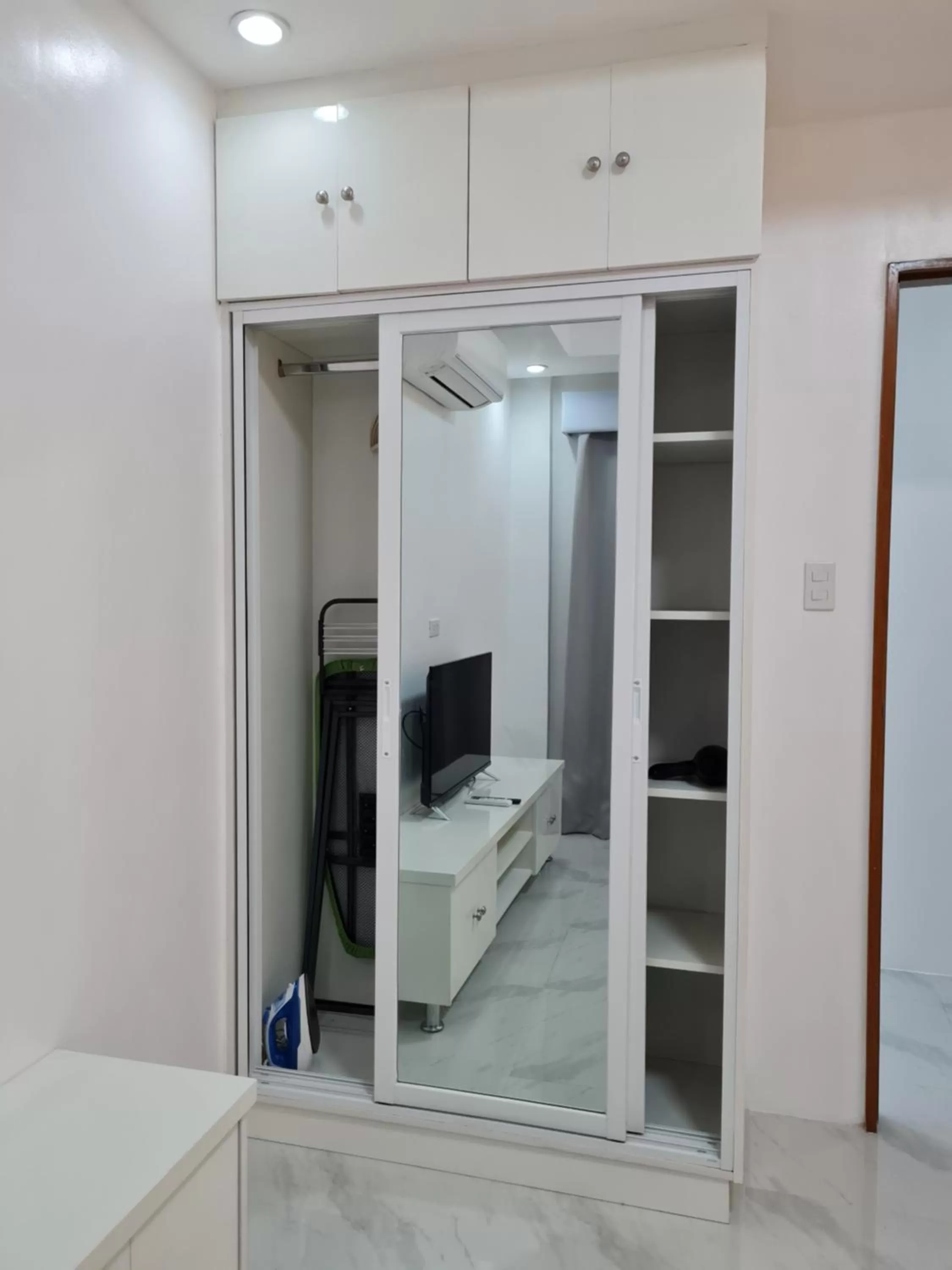 wardrobe in Staycation Hotel