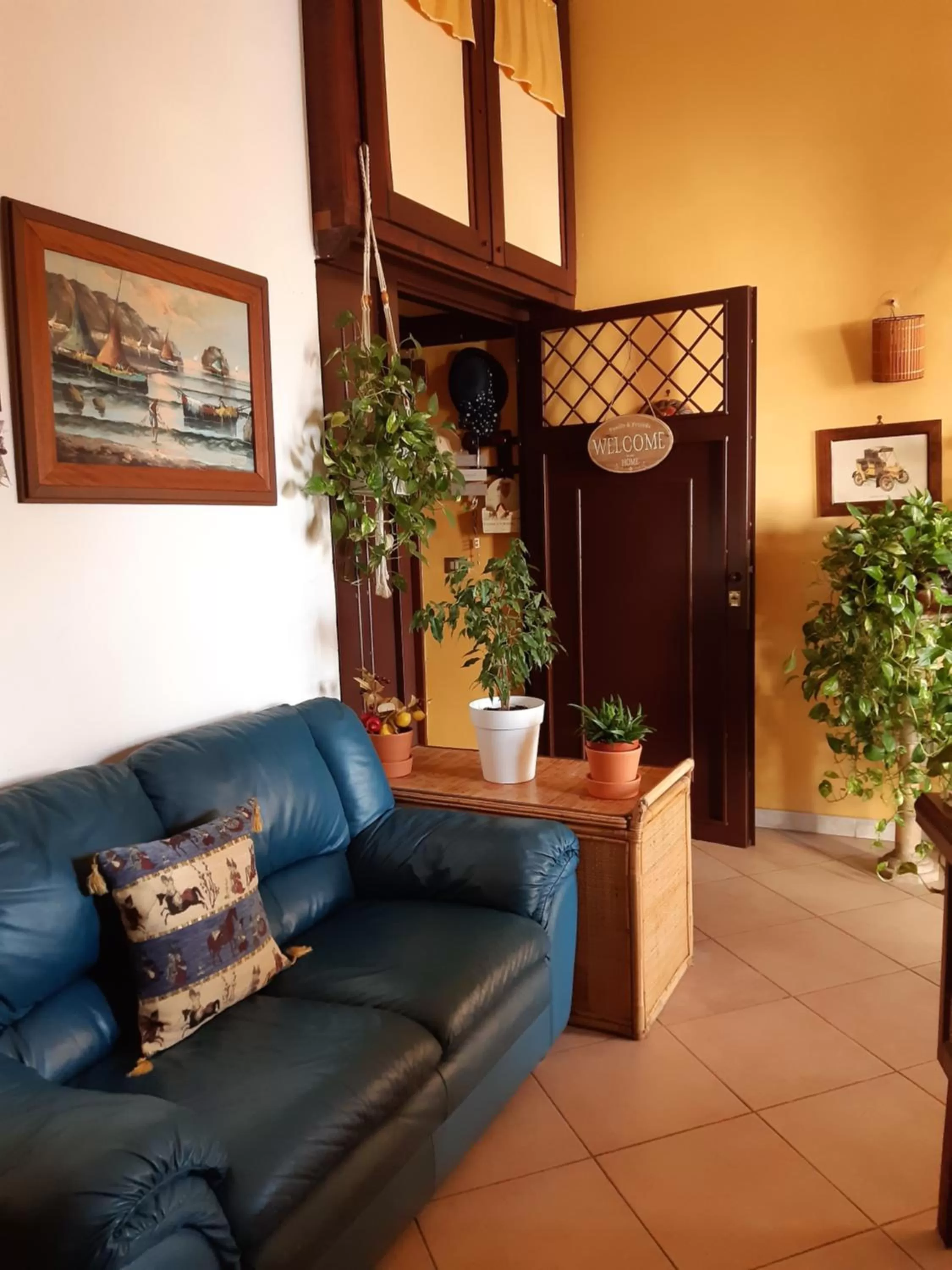 Seating area in La Terrazza sul porto