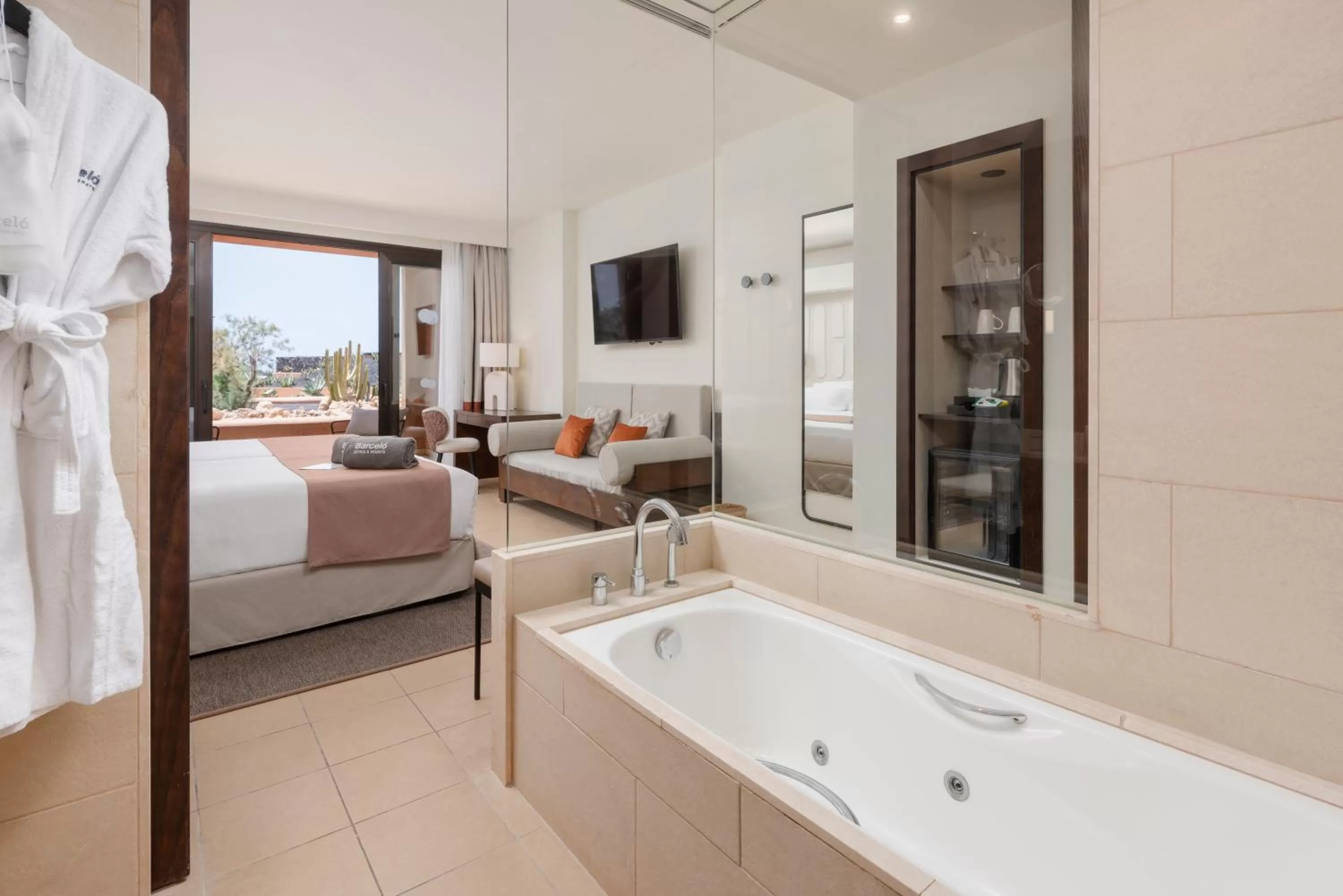 Deluxe Room (2 Adults + 1 Child) in Barceló Tenerife Royal Level