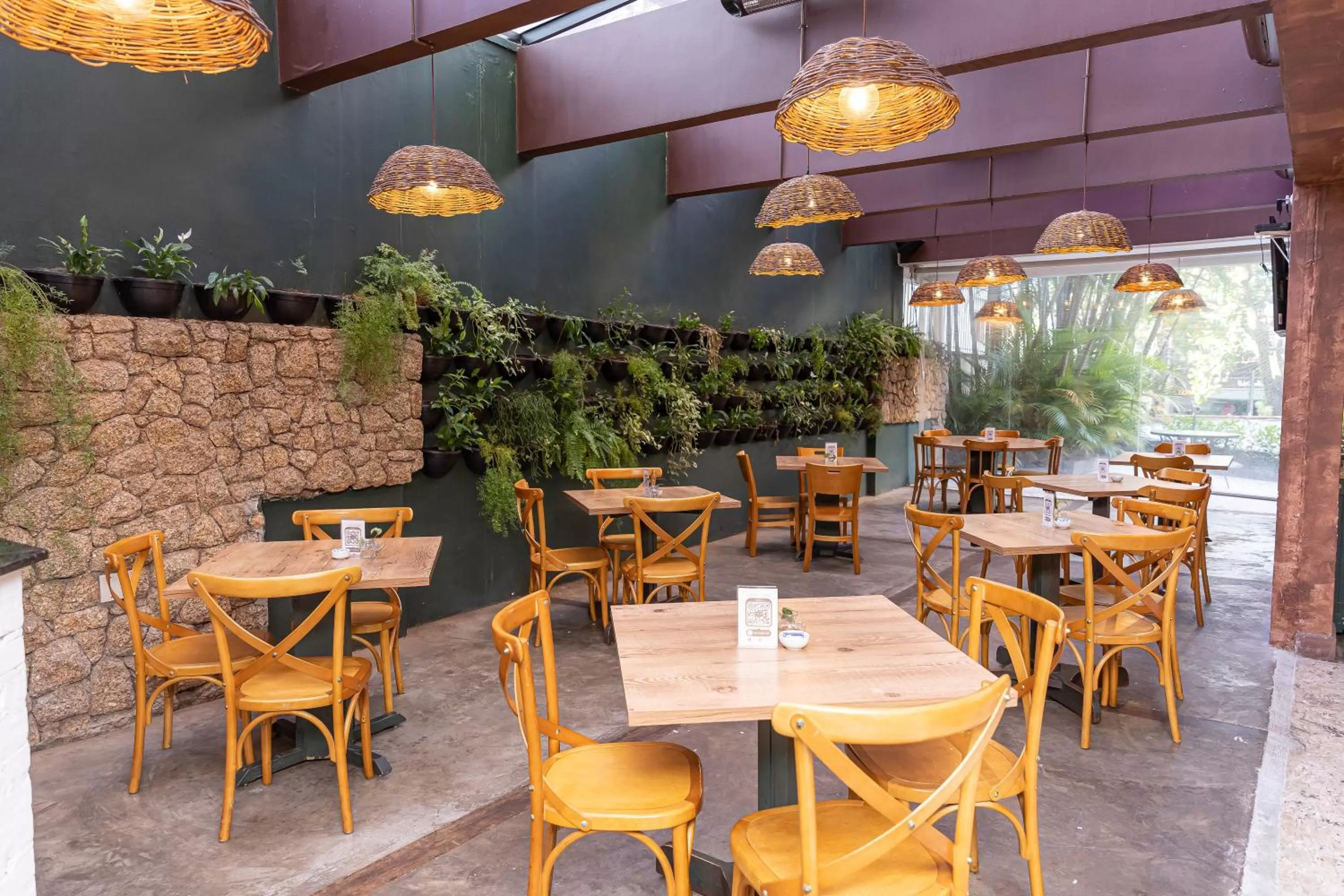 Restaurant/places to eat in H4 La Residence Paulista