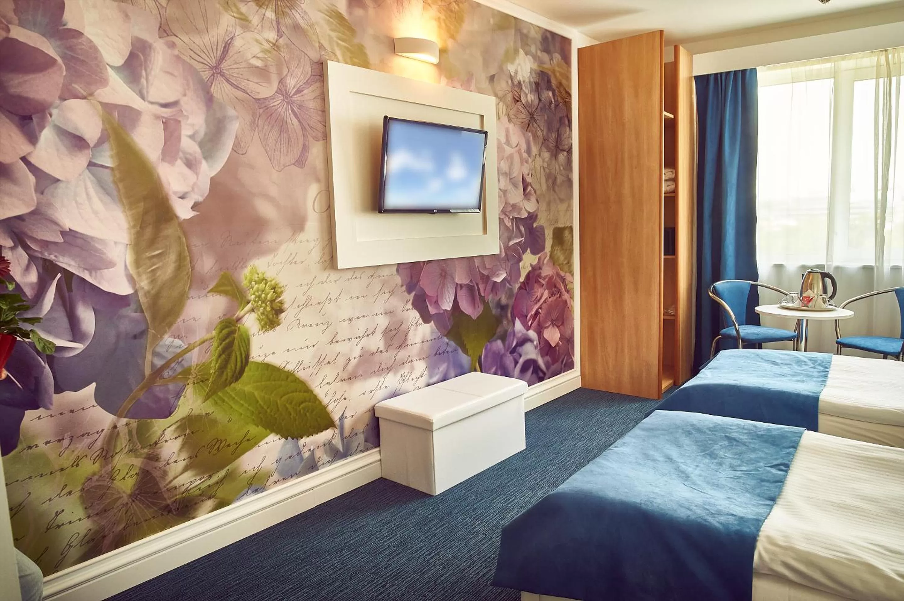 TV and multimedia, Bed in Continental Forum Bucuresti Palatul Parlamentului