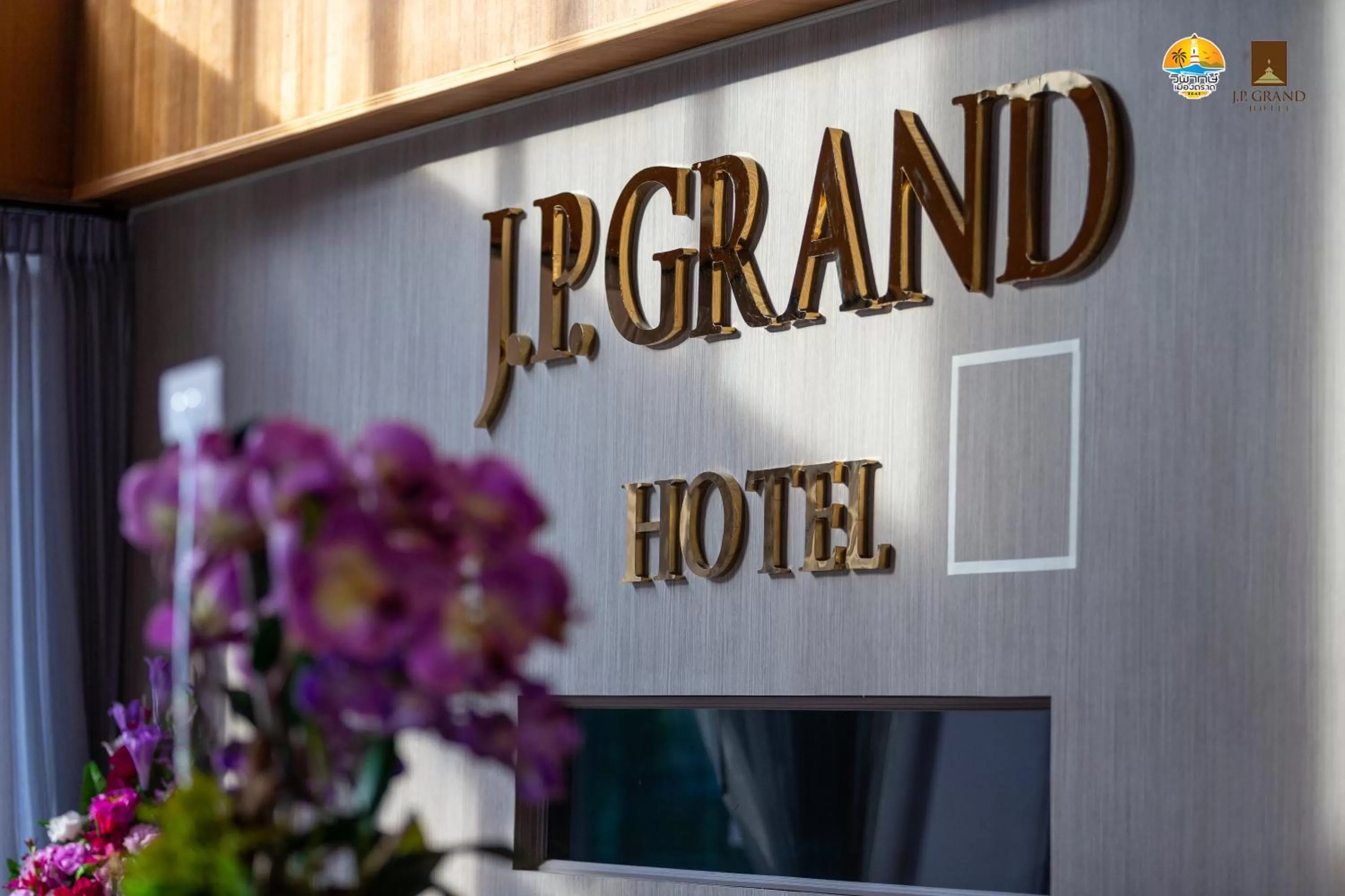 Logo/Certificate/Sign in J.P.GRAND HOTEL