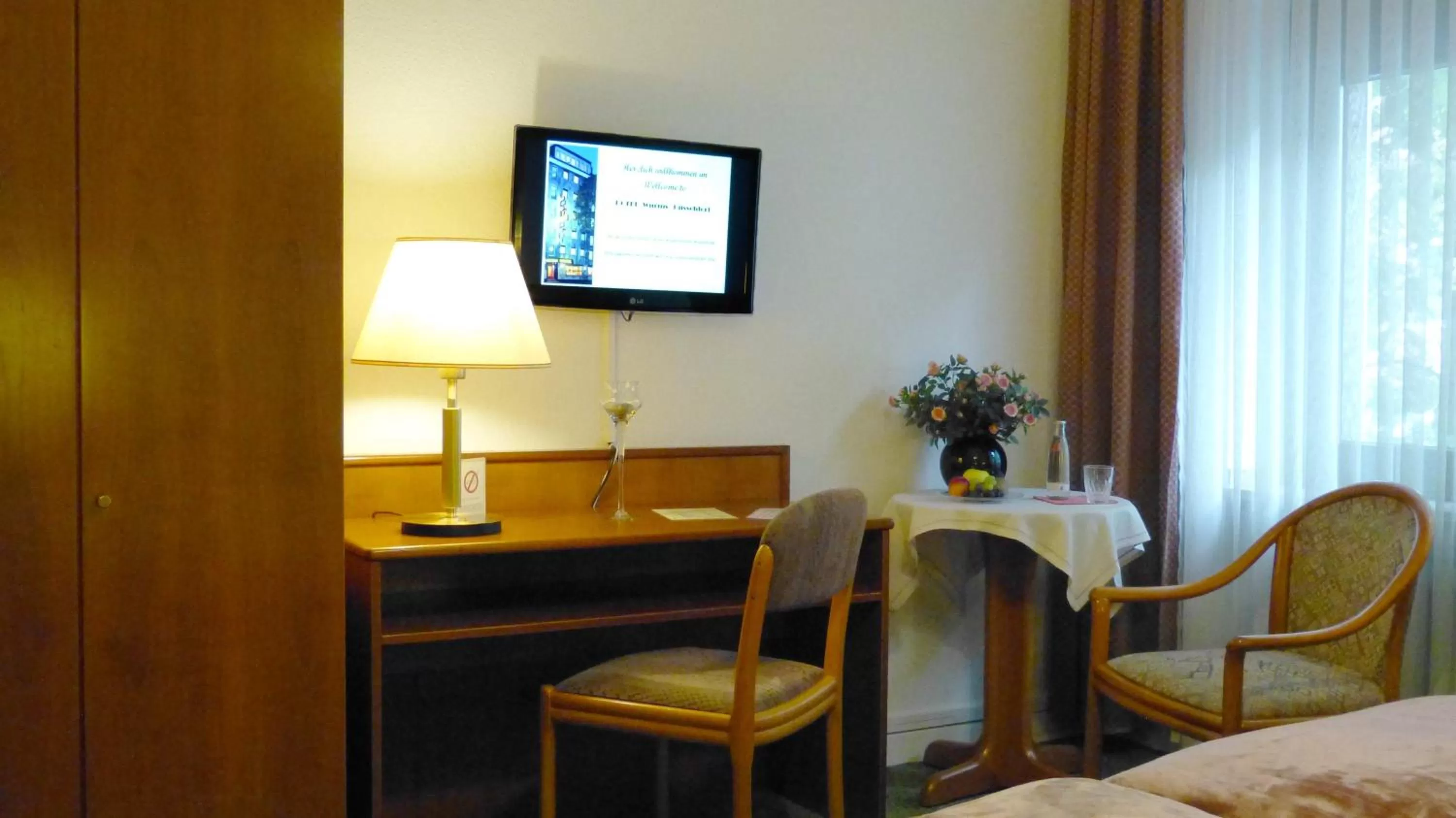 TV and multimedia, Bed in Hotel Wurms