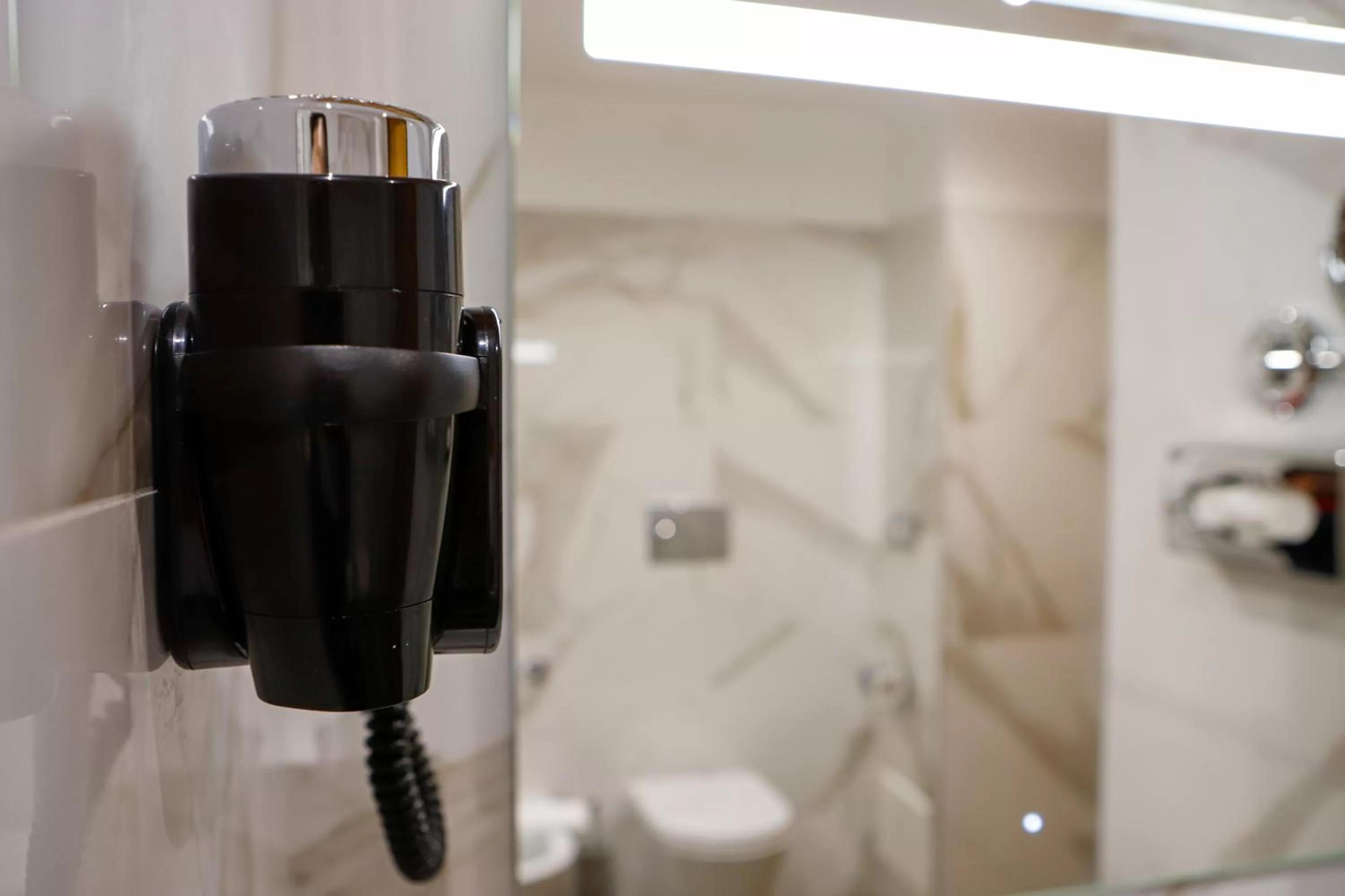 Shower in Hotel Diplomatic