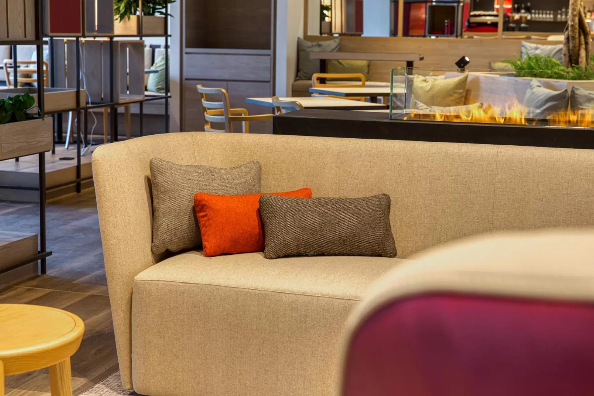 Seating area in IntercityHotel Berlin Airport BER Terminal 1 & 2