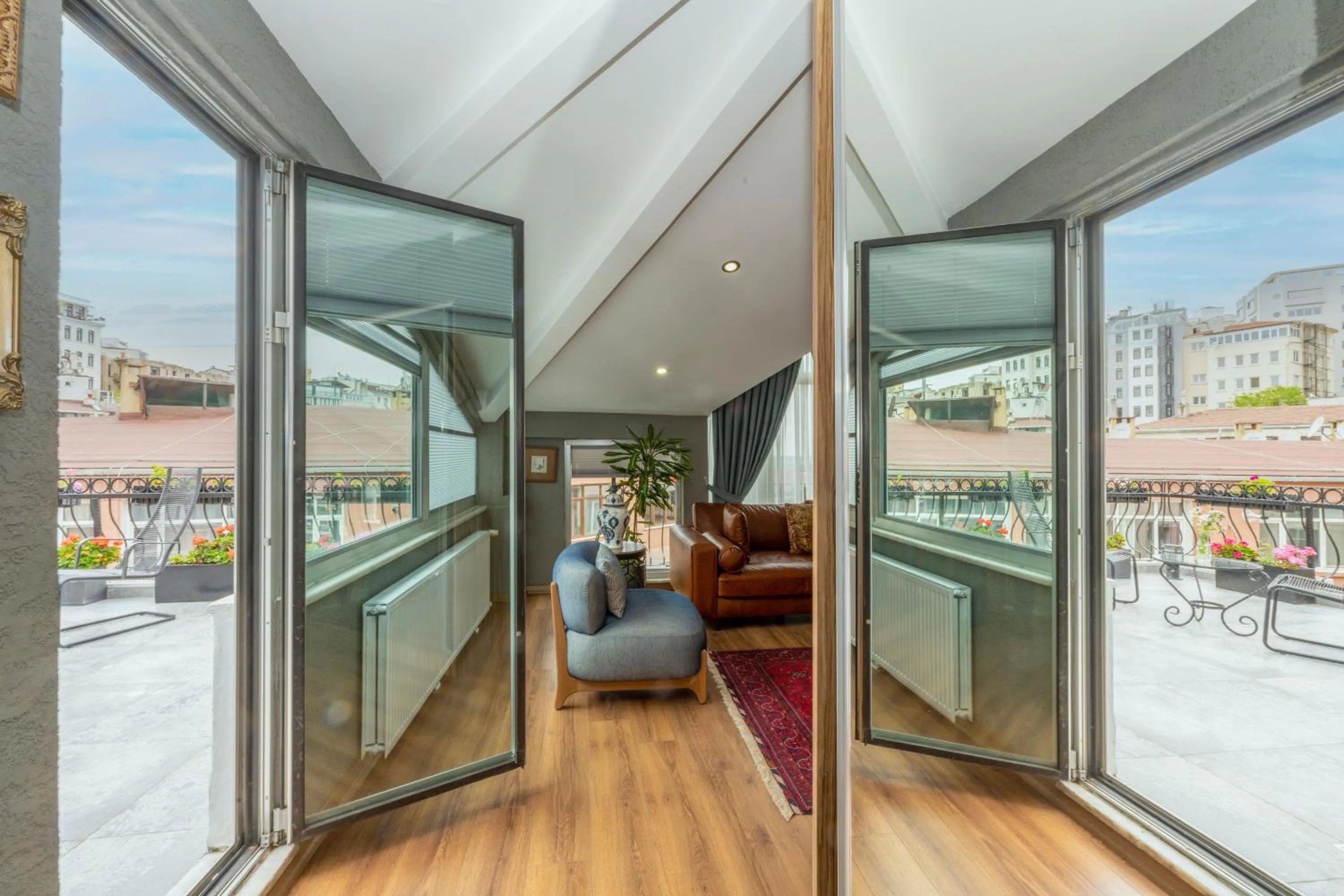 Day in The Marions Suite istanbul Special Category Taksim