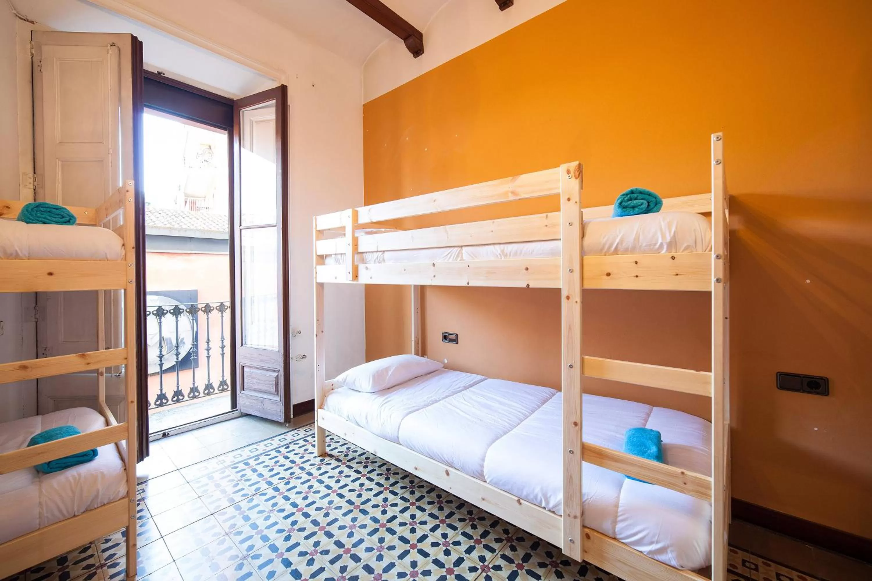 bunk bed, Bed in Bed in Girona