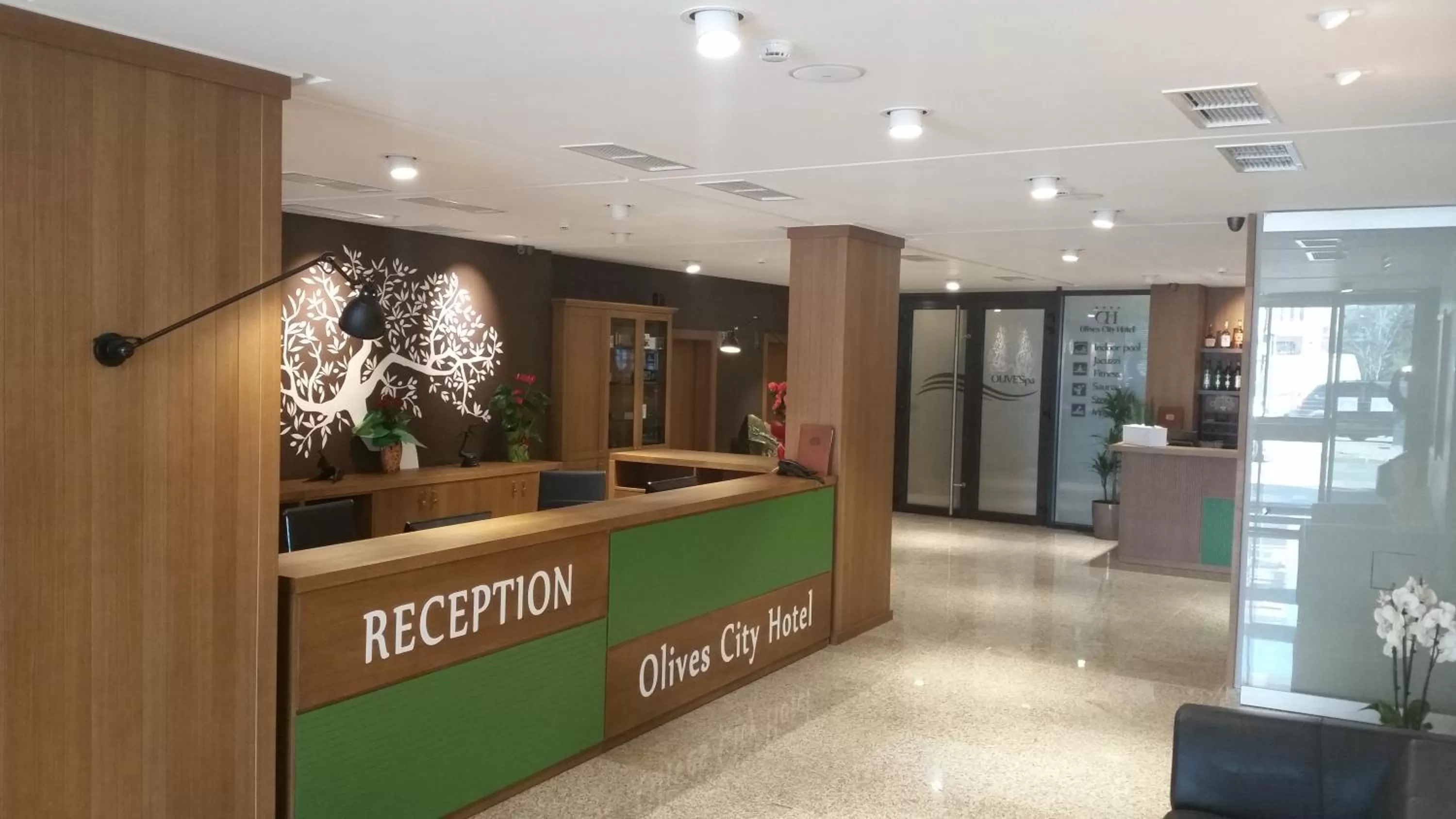 Lobby or reception in Best Western Plus Olives City Hotel - Free Pool & Parking
