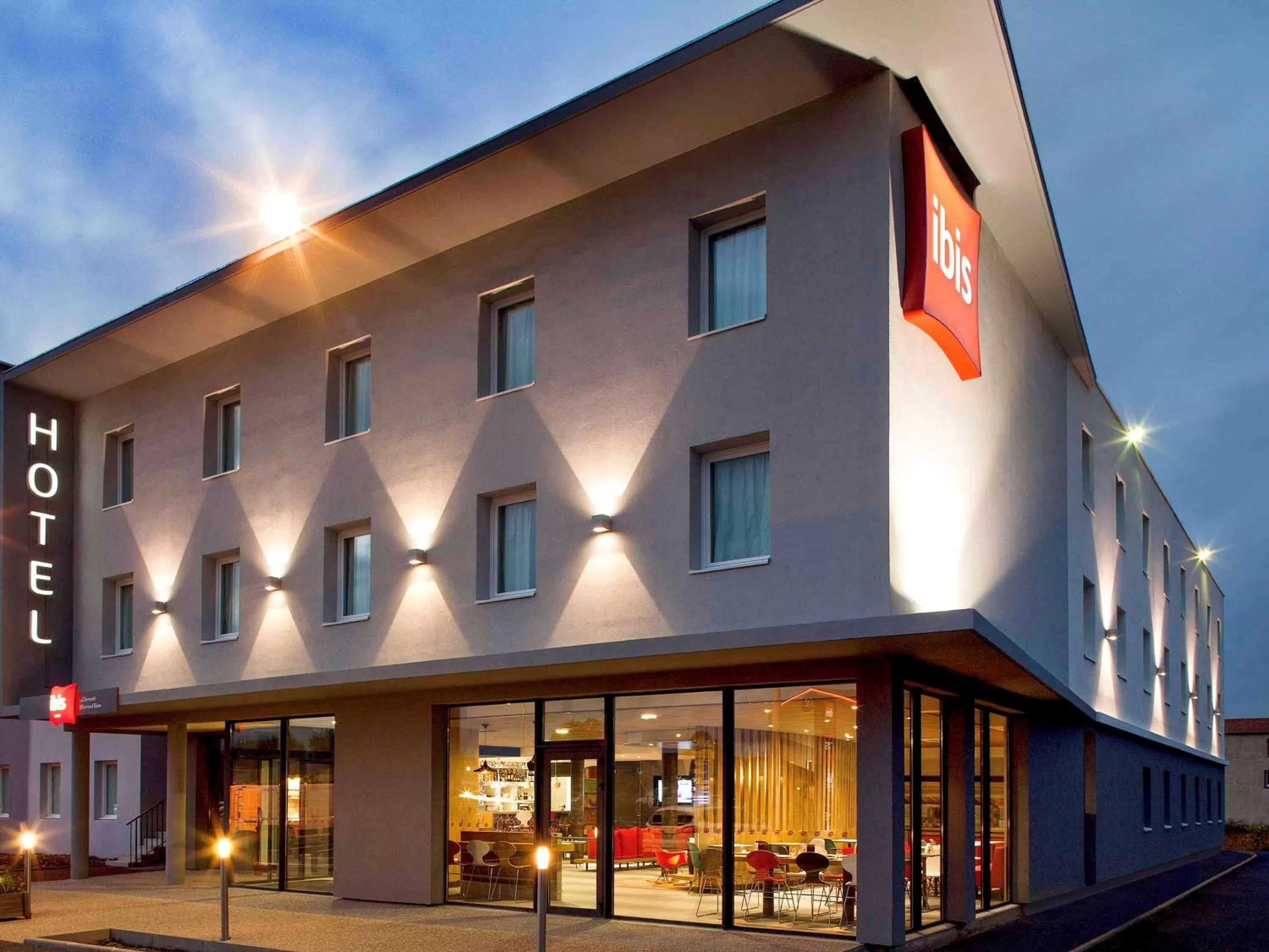Property building in ibis Clermont Ferrand Nord Riom
