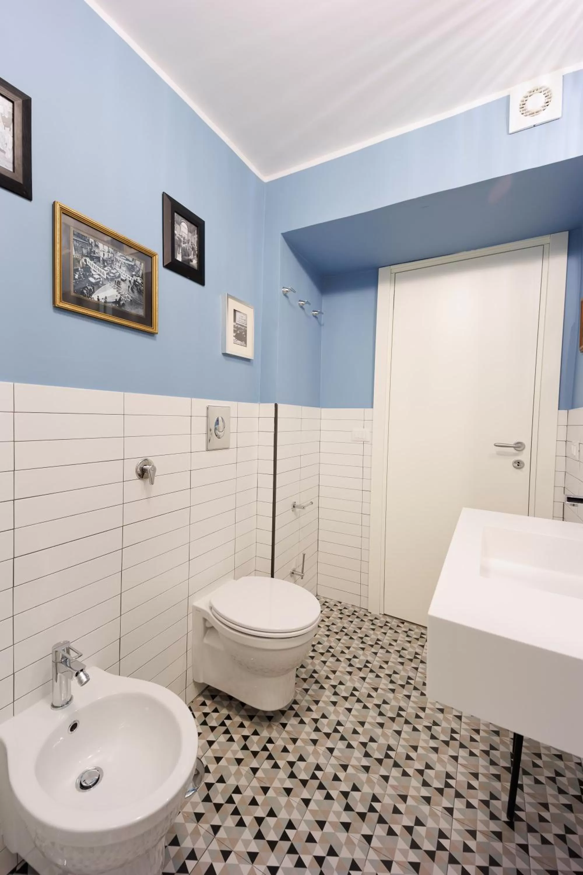 Bathroom in The Bellini House by House In Naples