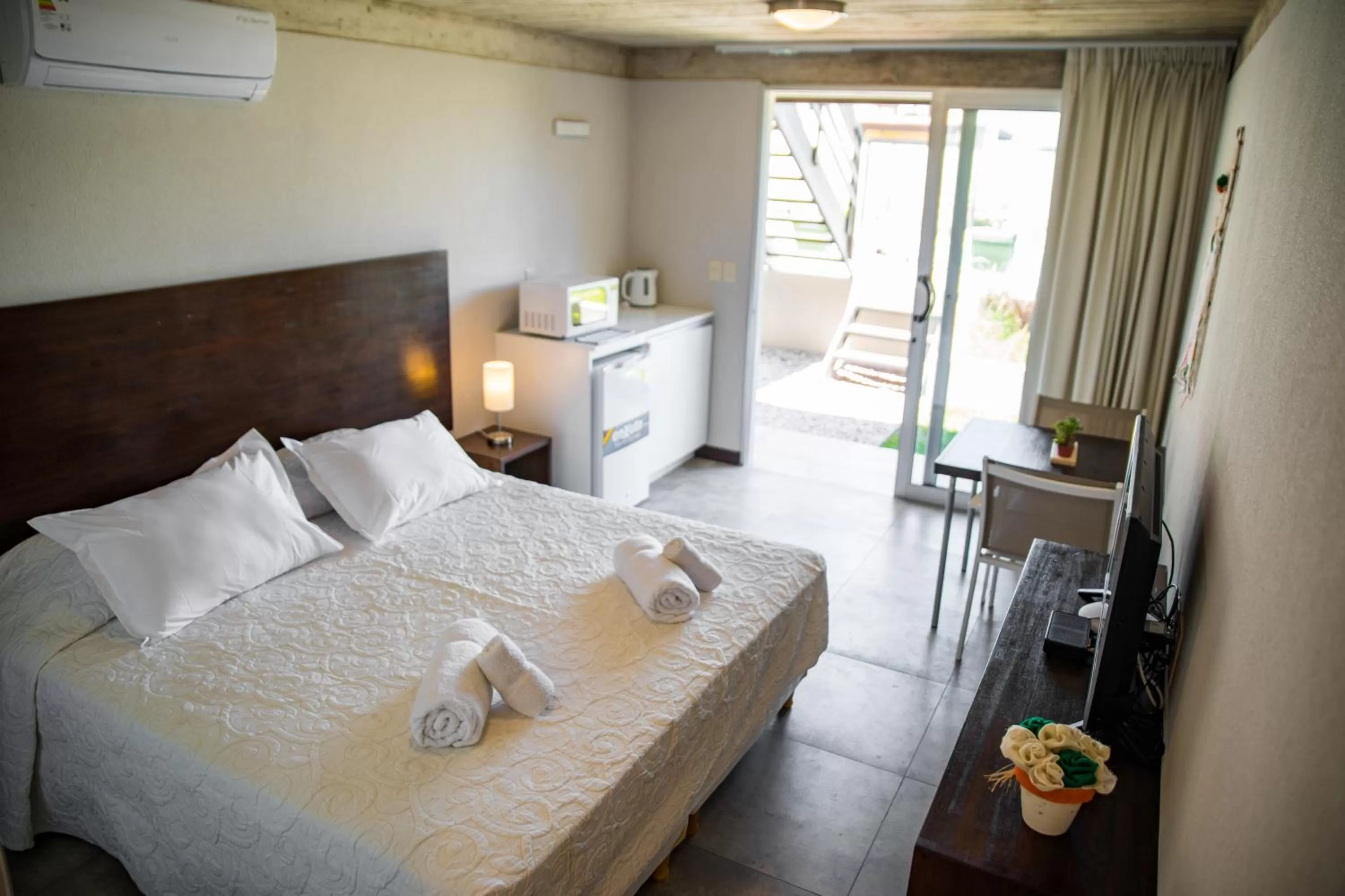 Photo of the whole room, Bed in Cara Colomba