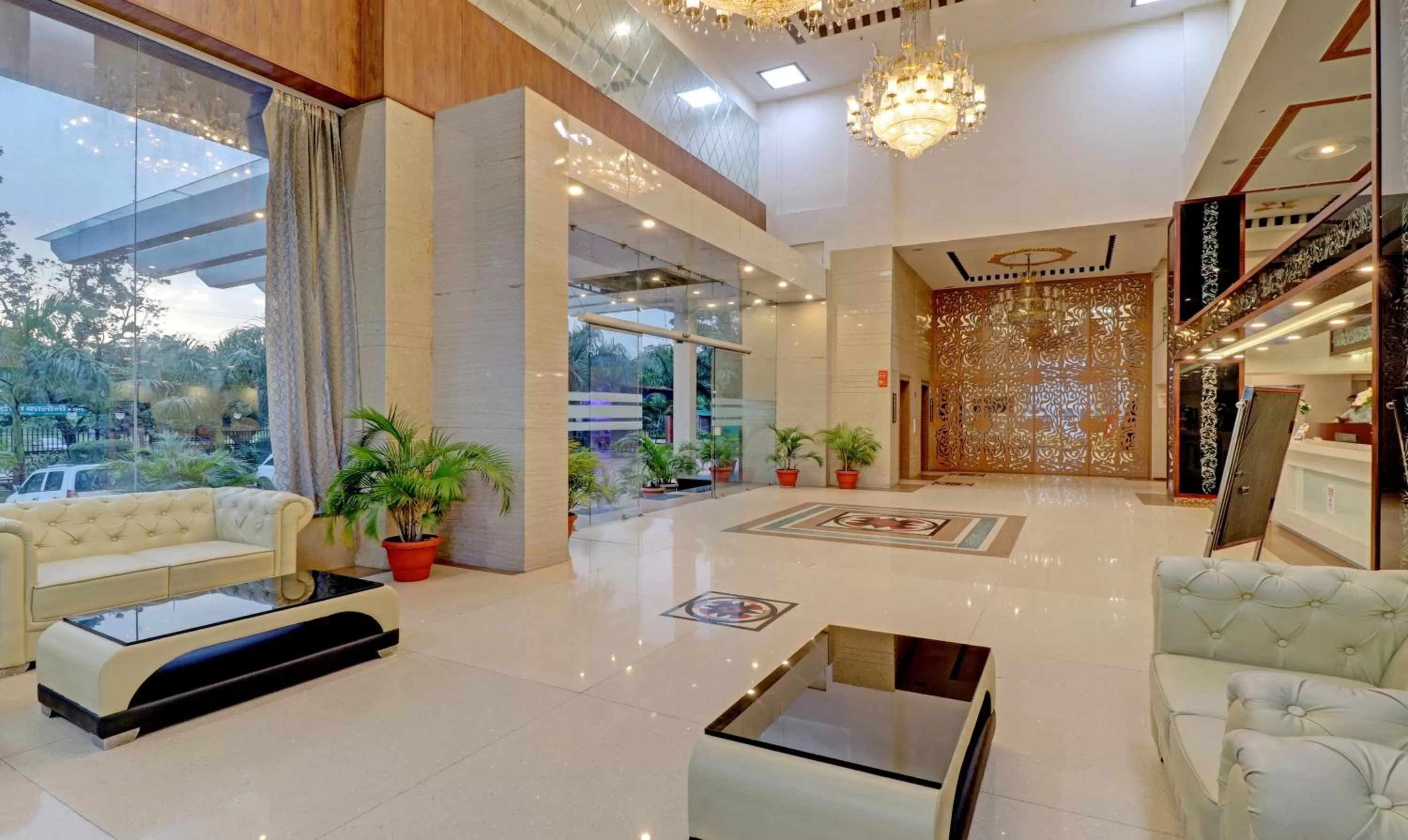 Seating area, Lobby/Reception in Treebo Tryst Pearl Avenue Ring Road