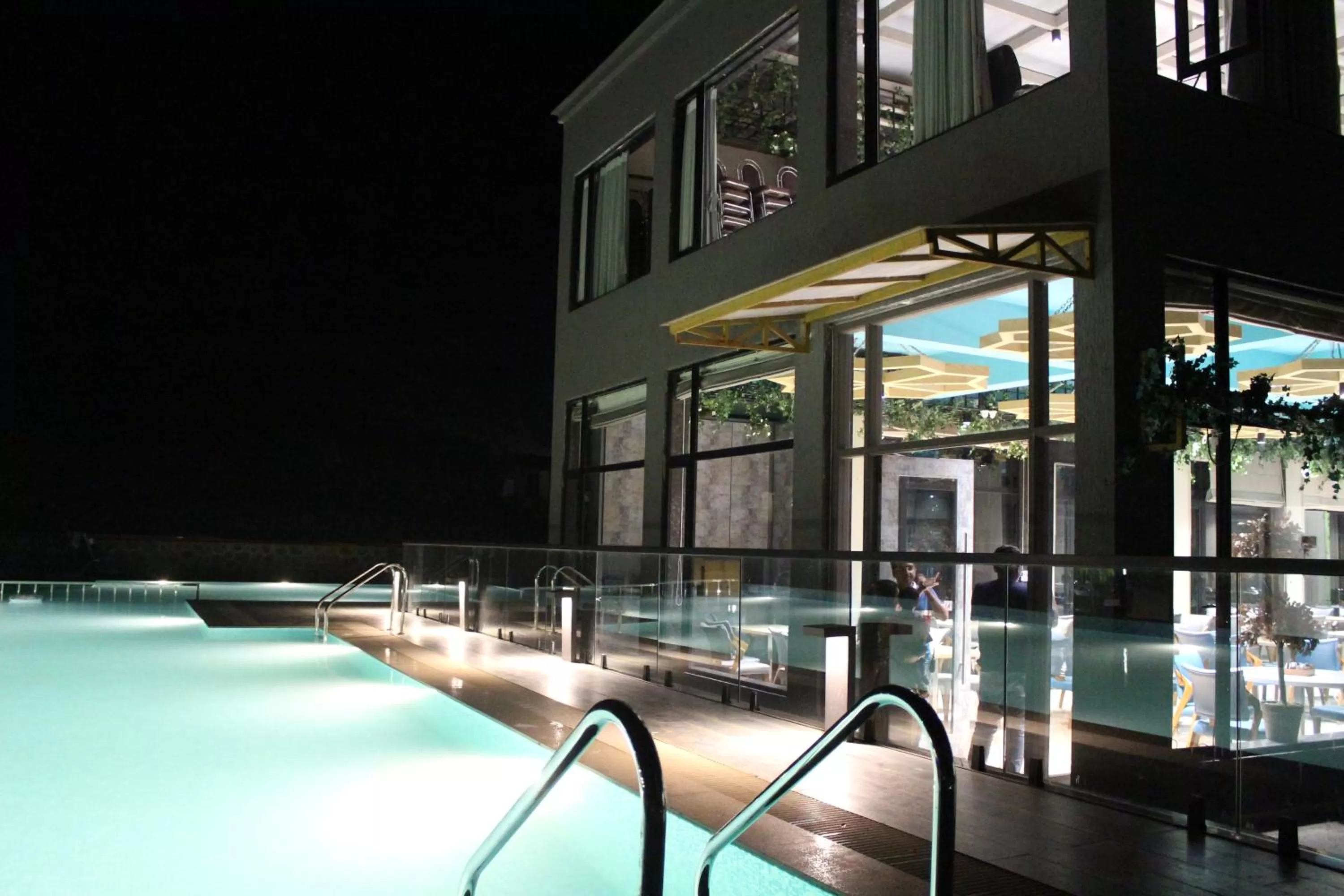 Swimming Pool in Paraiso Resort & Club