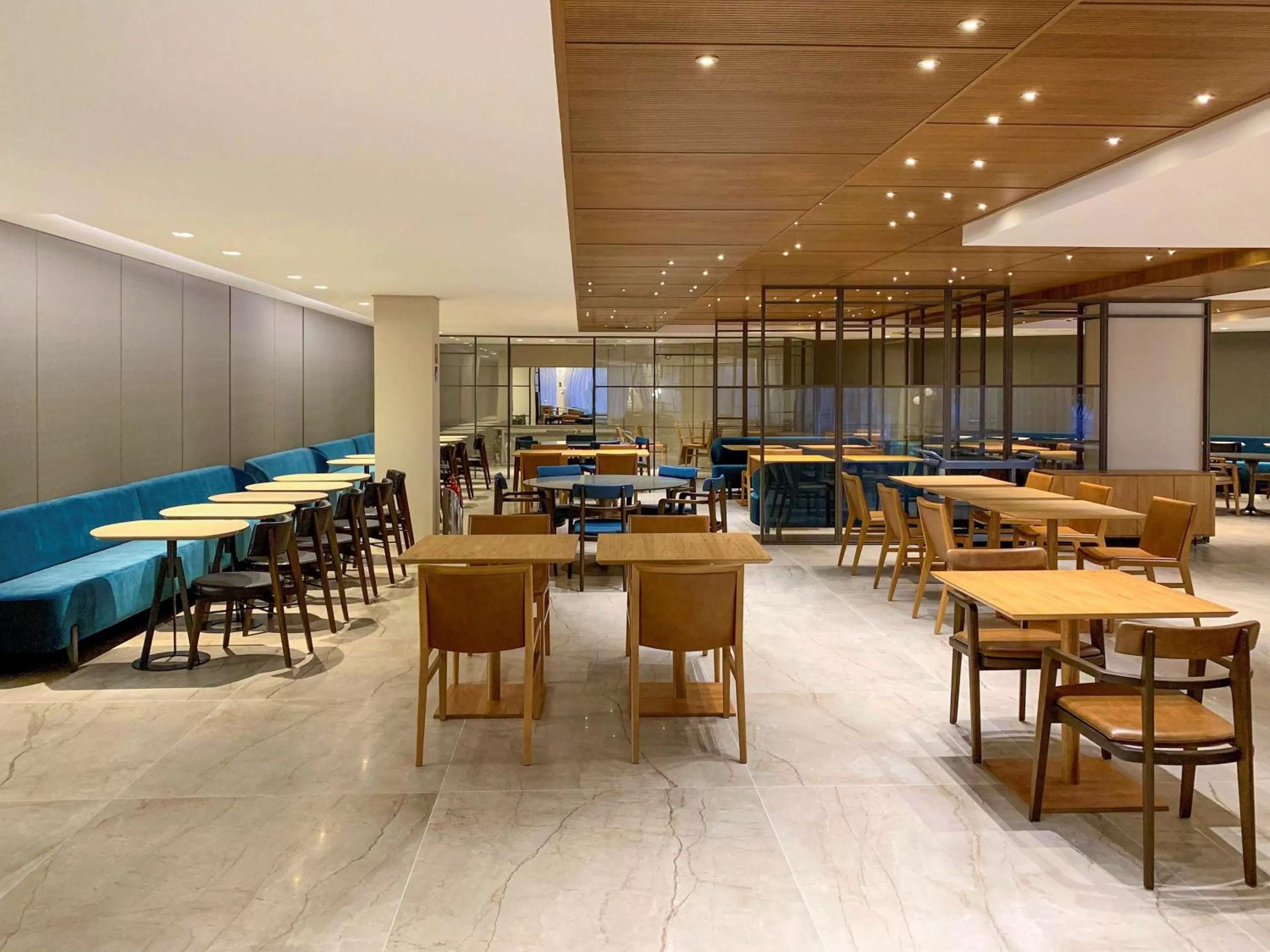 Restaurant/places to eat in Mercure Itajai Navegantes