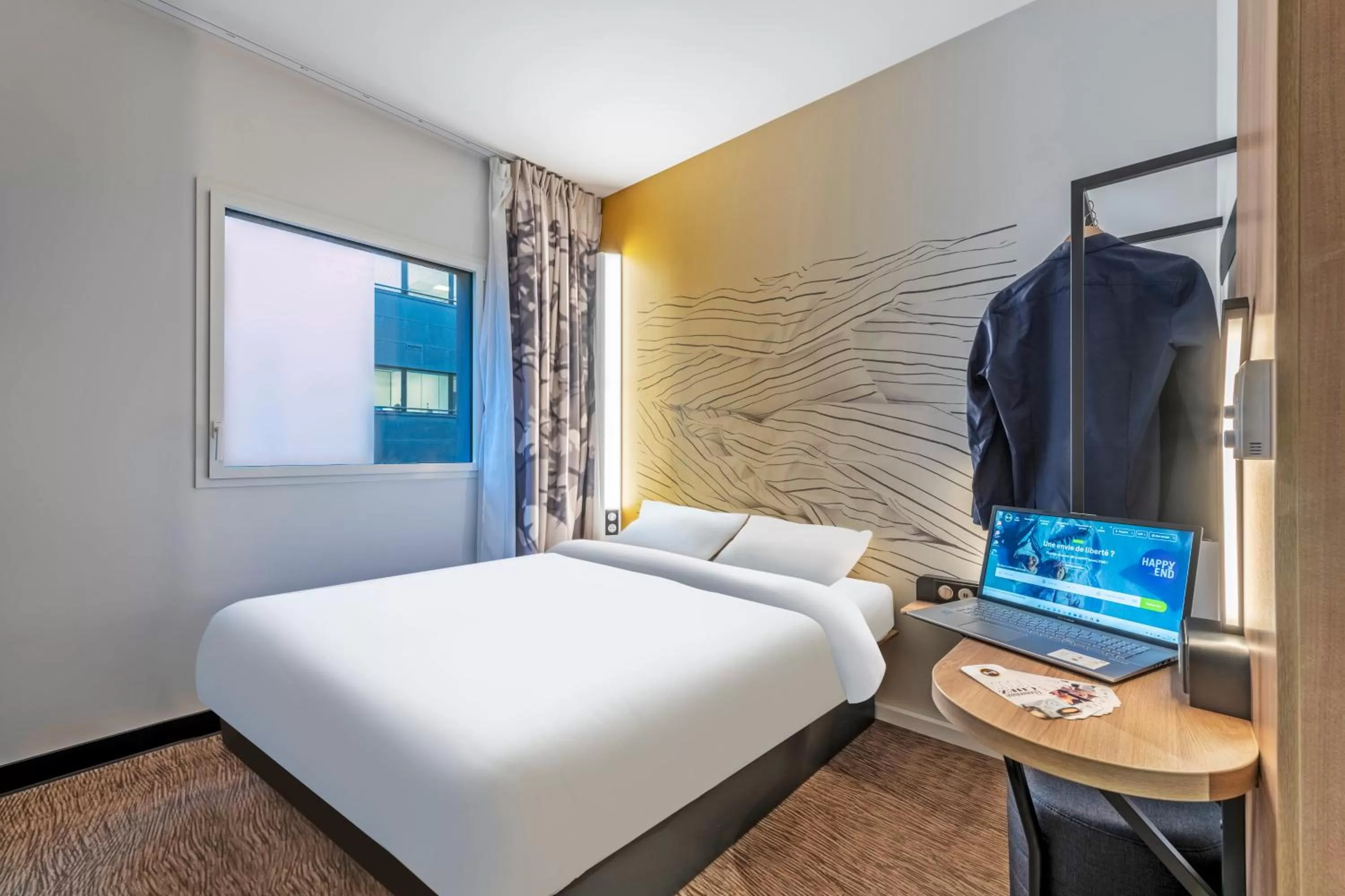 Photo of the whole room, Bed in B&B HOTEL Brest Centre Port de Commerce