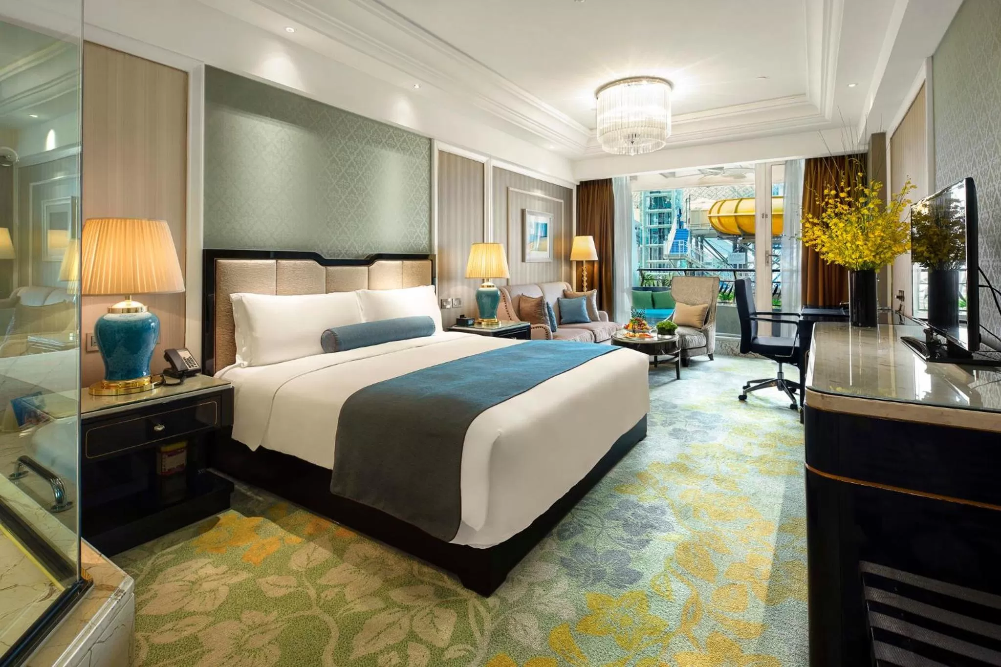 Photo of the whole room, Bed in InterContinental Chengdu Global Center by IHG