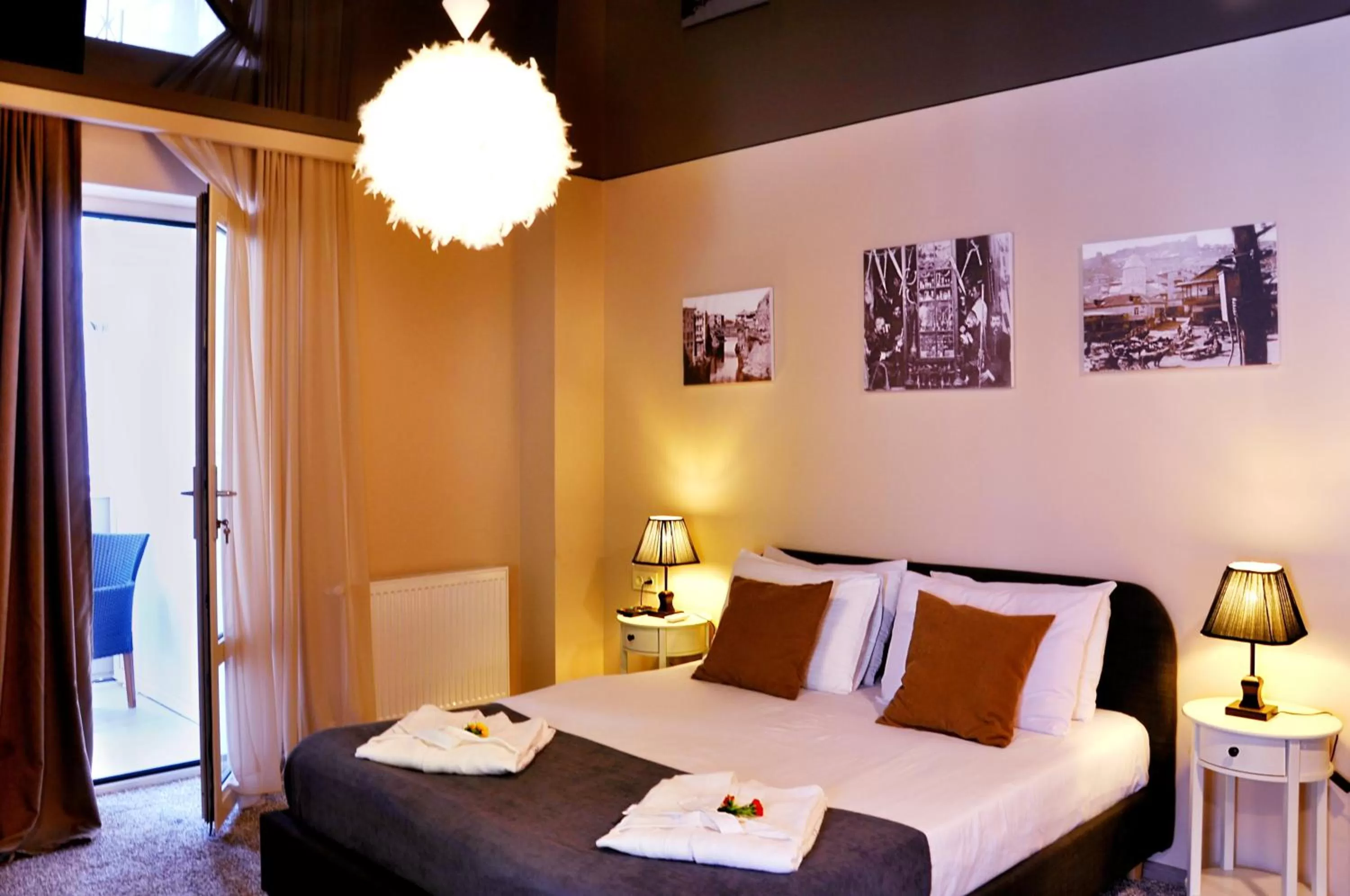 Bed in Art Hotel Claude Monet