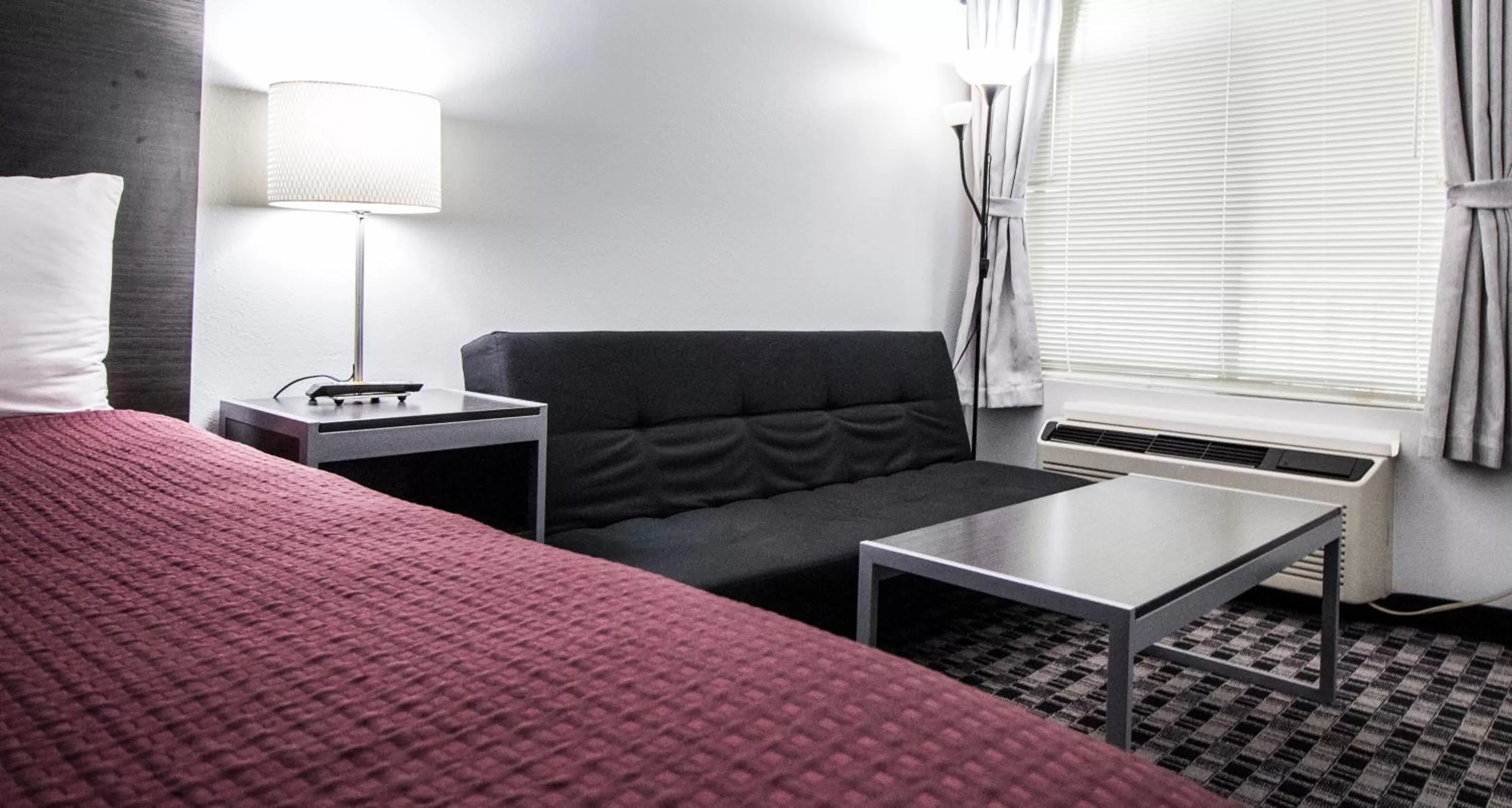 Bedroom in Brick Lodge Atlanta/Norcross