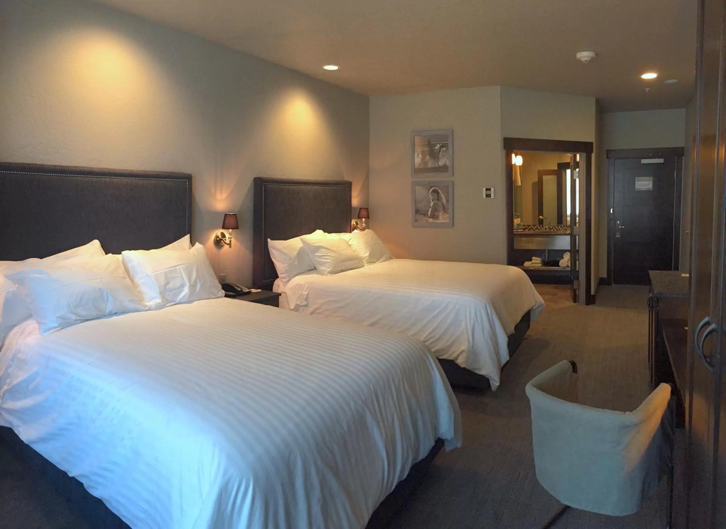 Photo of the whole room, Bed in Firebrand Hotel