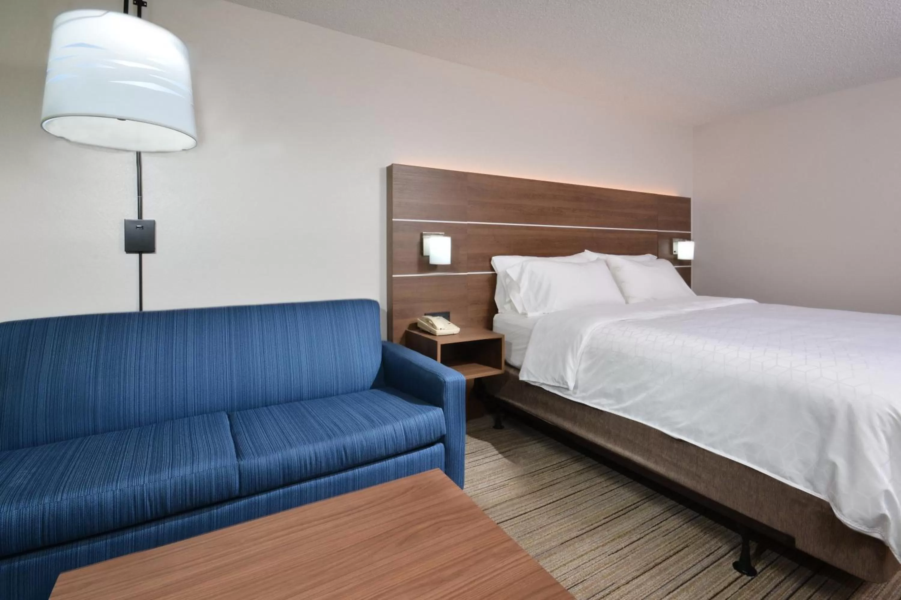 Photo of the whole room, Bed in Holiday Inn Express Durham by IHG