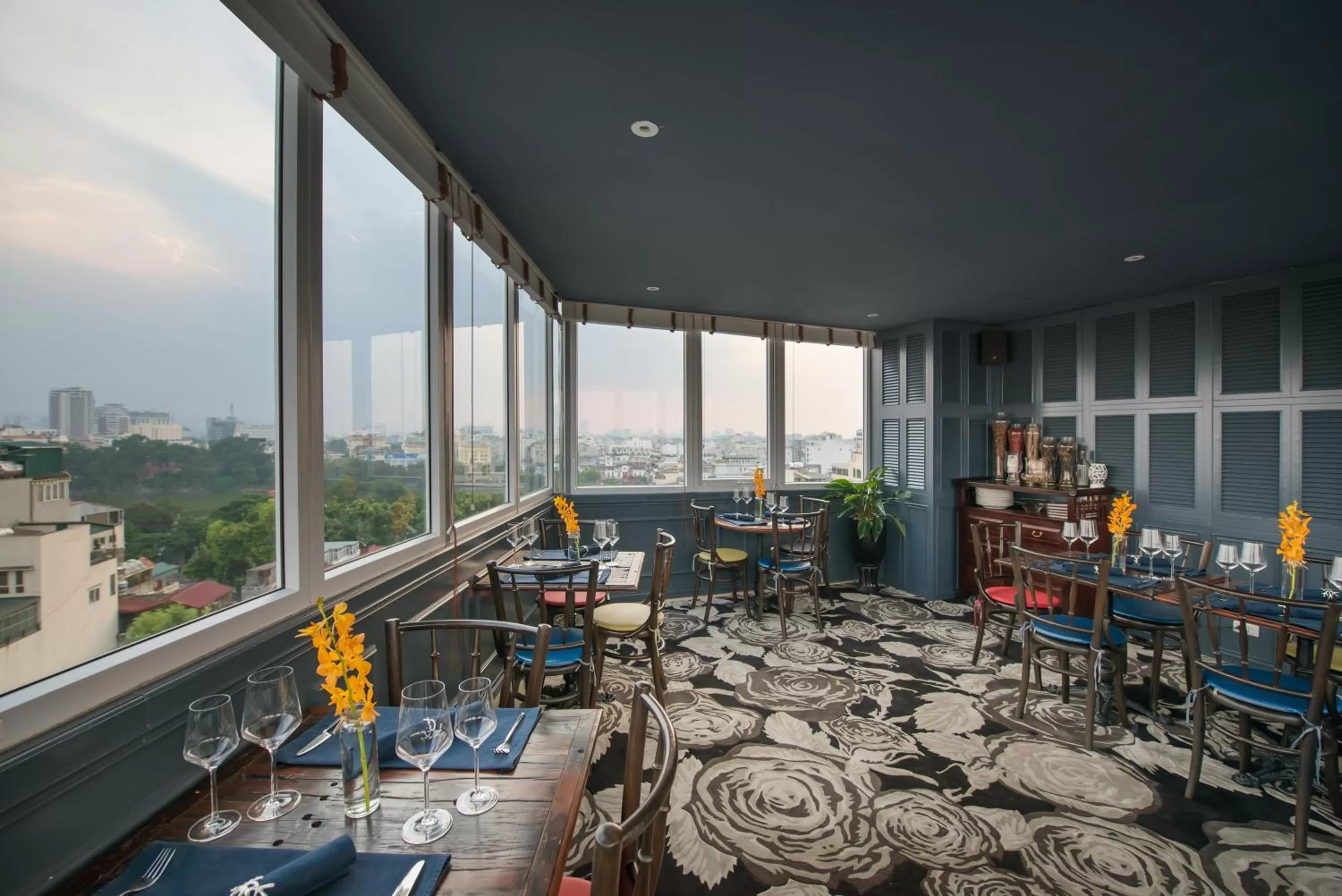 Restaurant/places to eat in La Nueva Boutique Hotel Hanoi & Spa