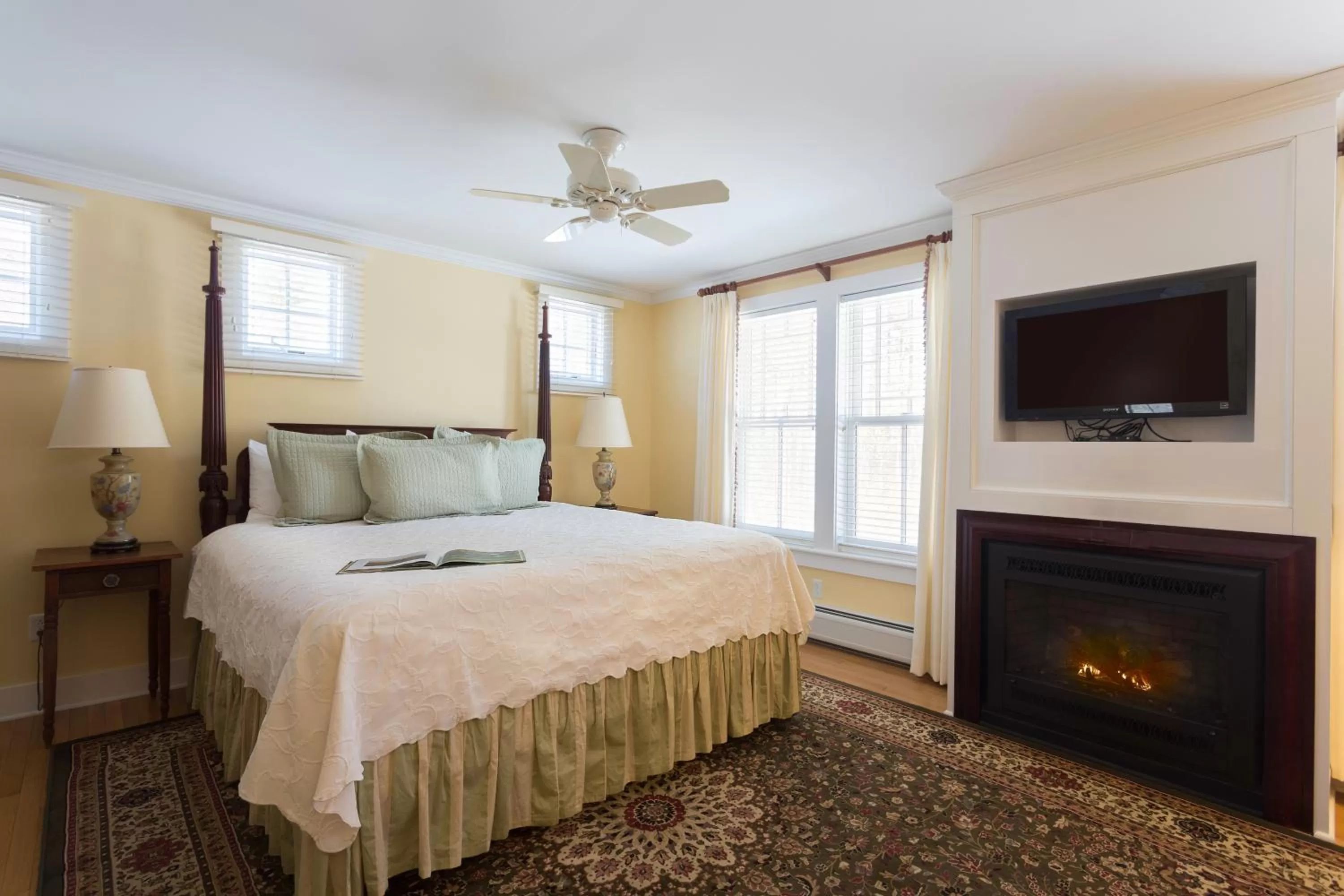 Bed in The Inn at Manchester